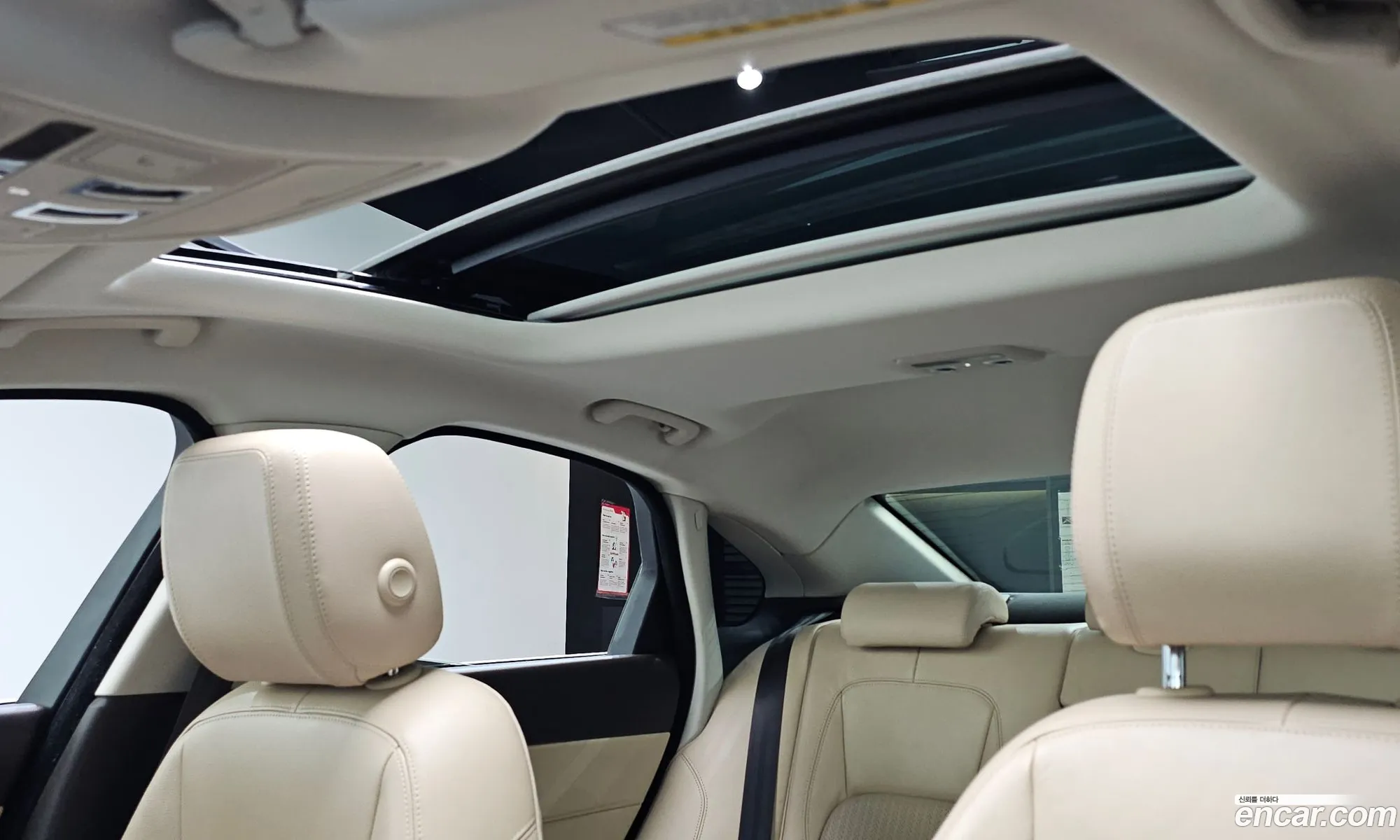 Jaguar XF 2018 — 15