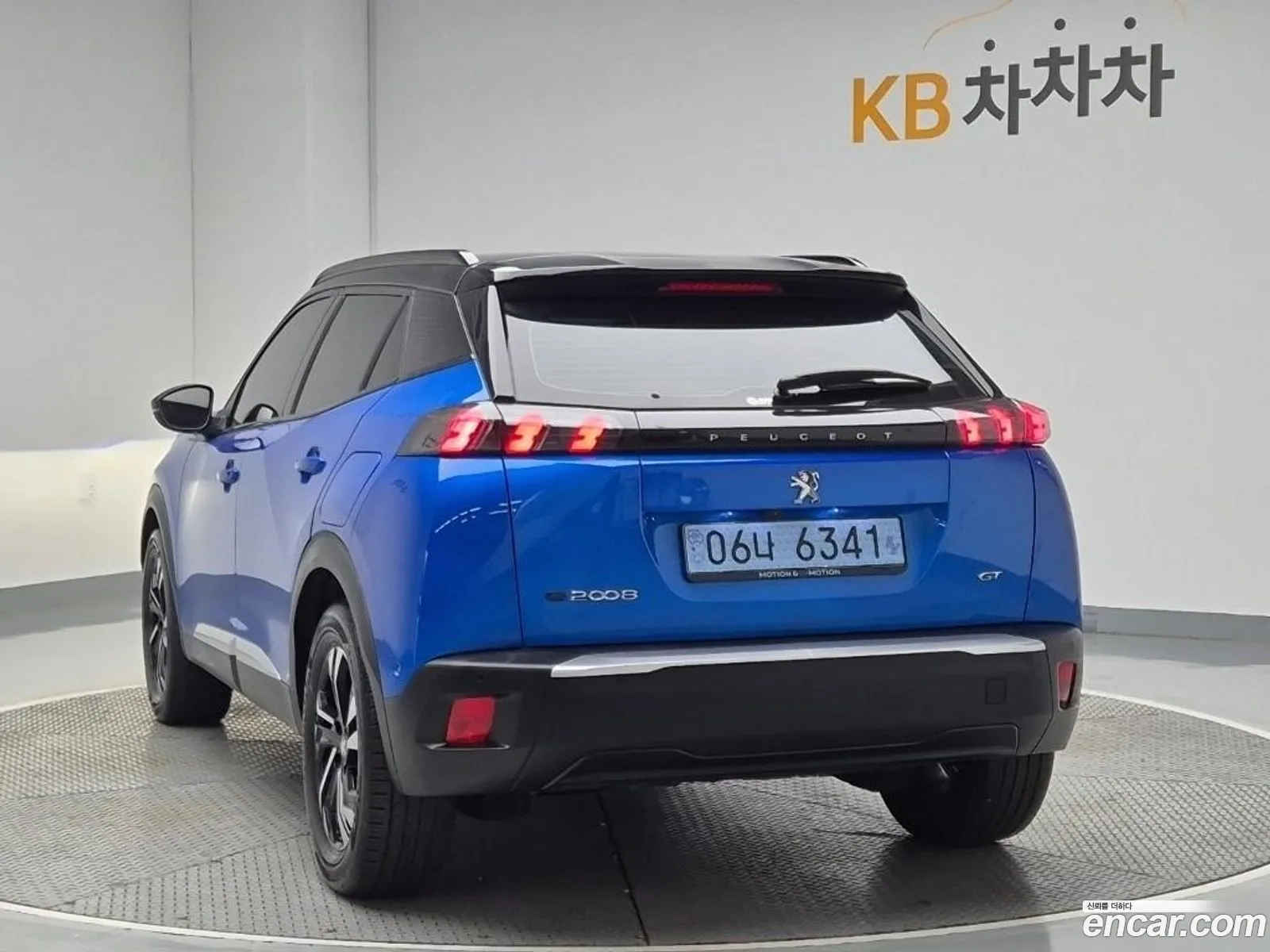 Peugeot e-2008 2022 — 13