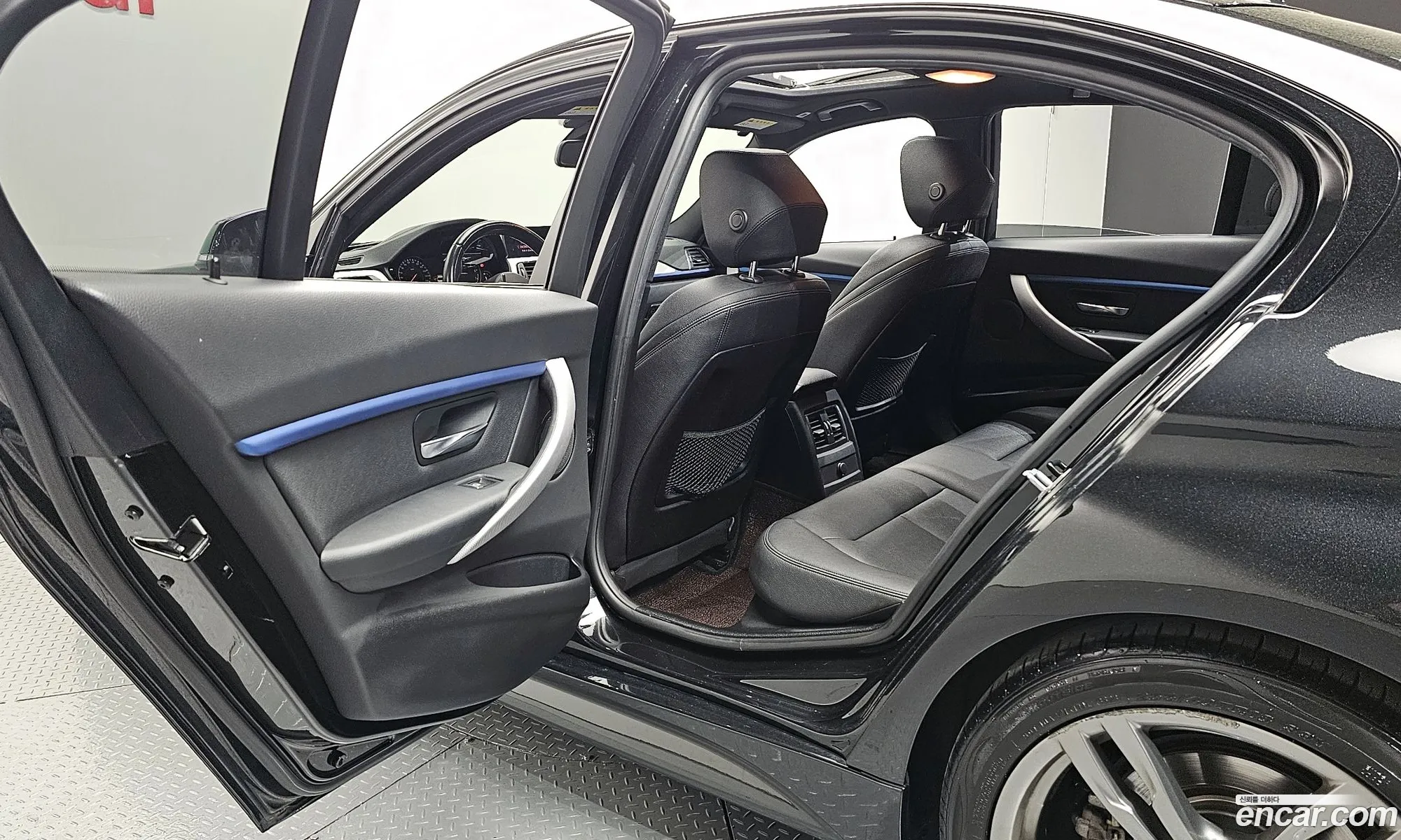 BMW 3 Series 2018 WBA8A9103JAH11898 — 10