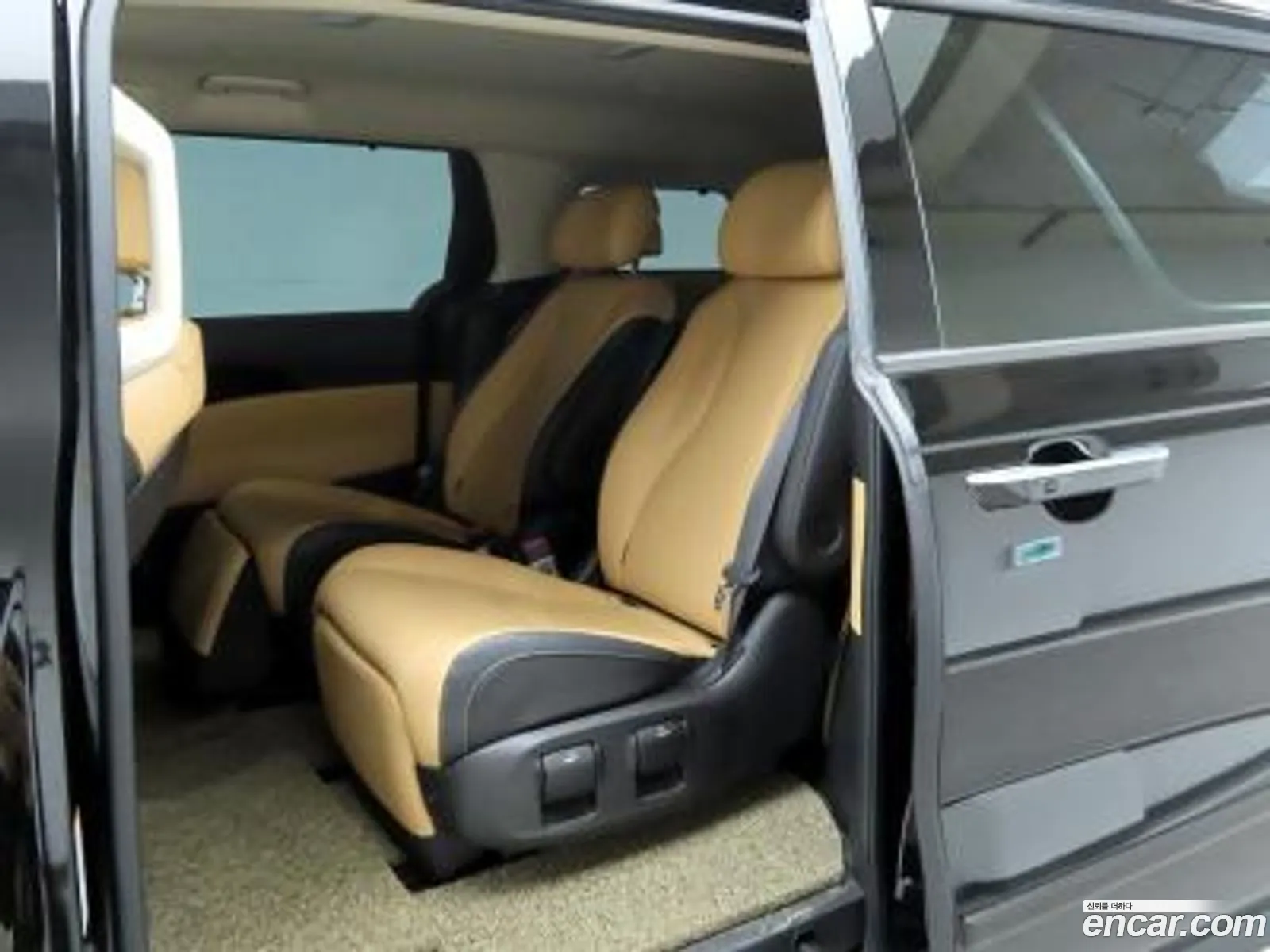 Kia Carnival 2021 — 9