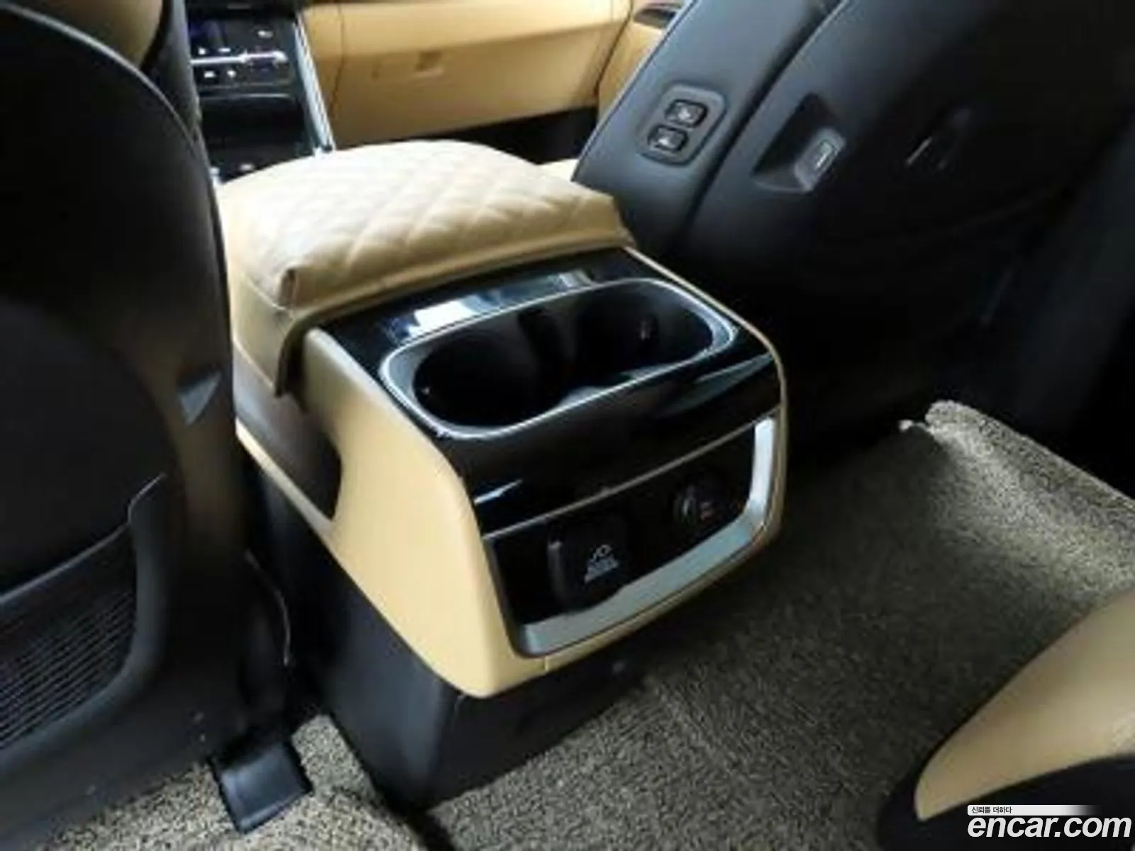 Kia Carnival 2021 — 10