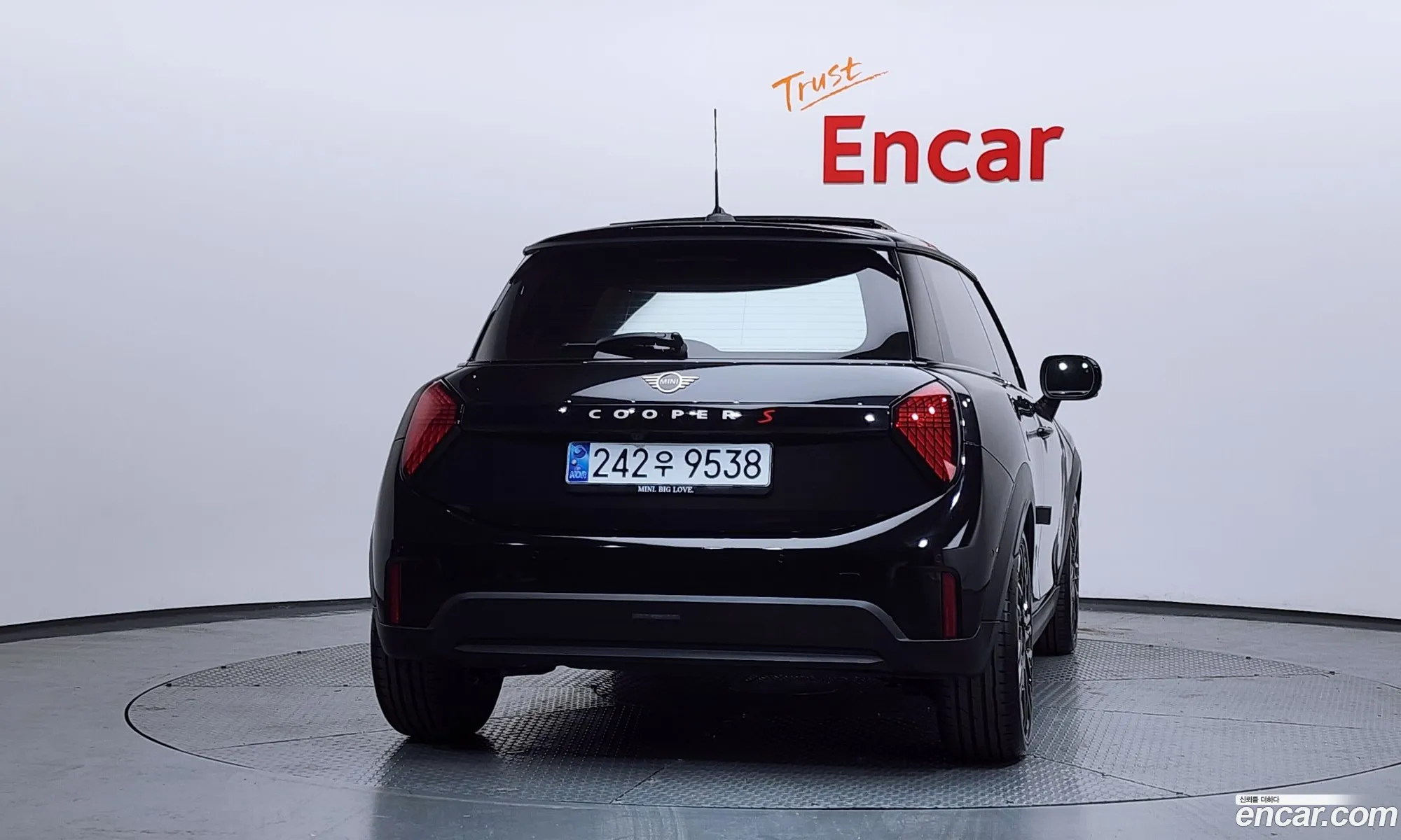 Mini Cooper S 2024 — 16