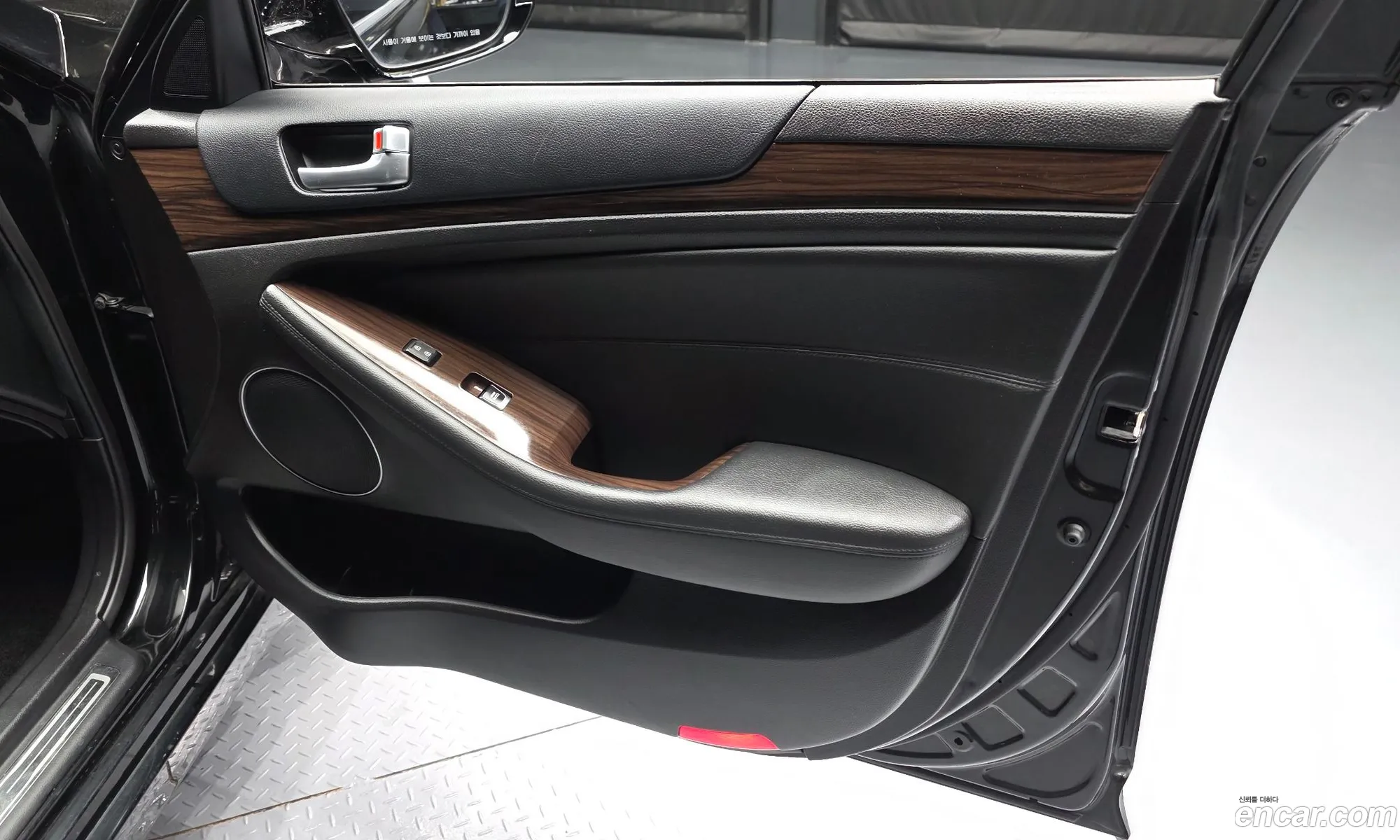 Kia K7 2016 — 11