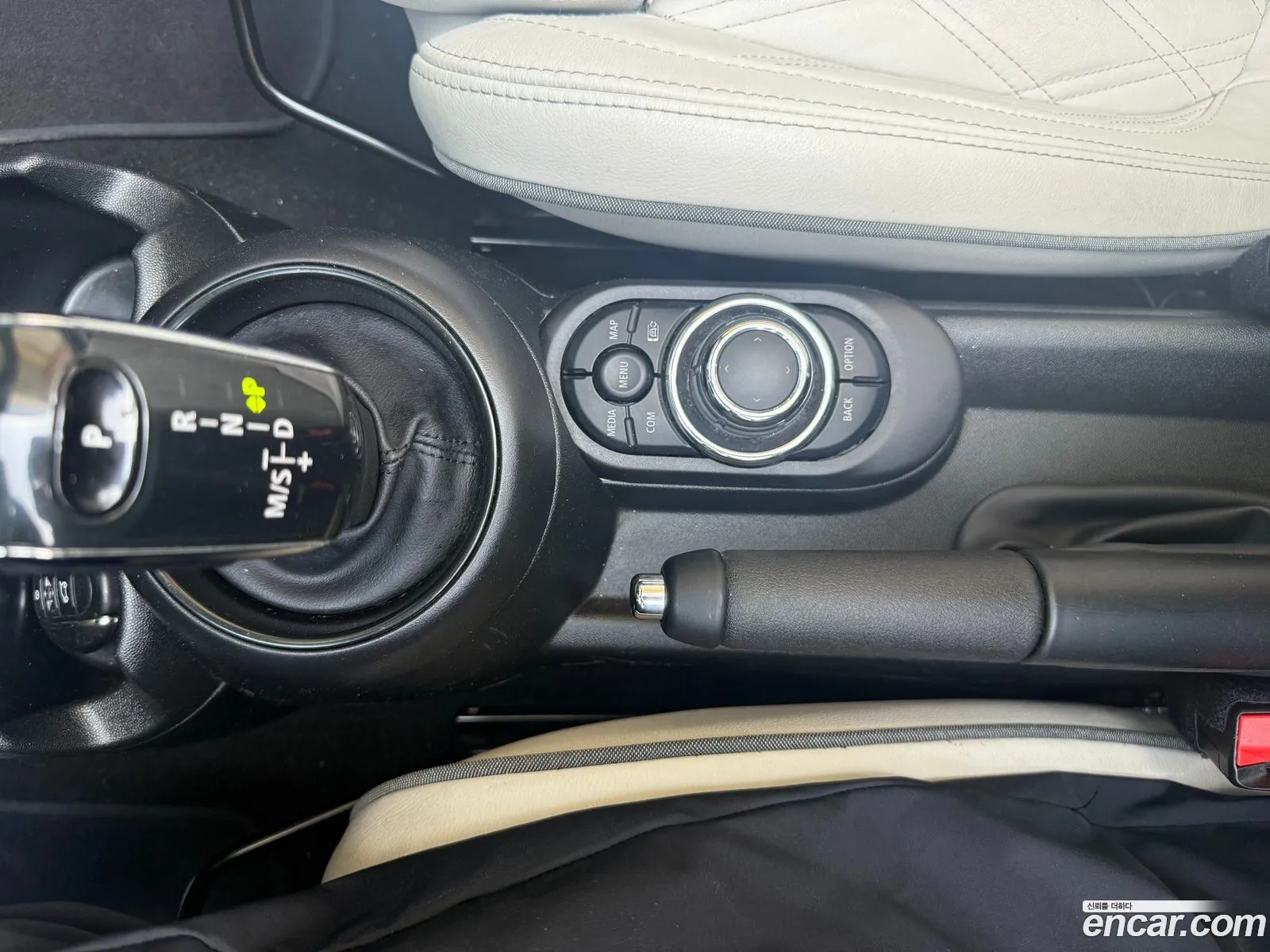 Mini Cooper S Convertible 2023 — 16