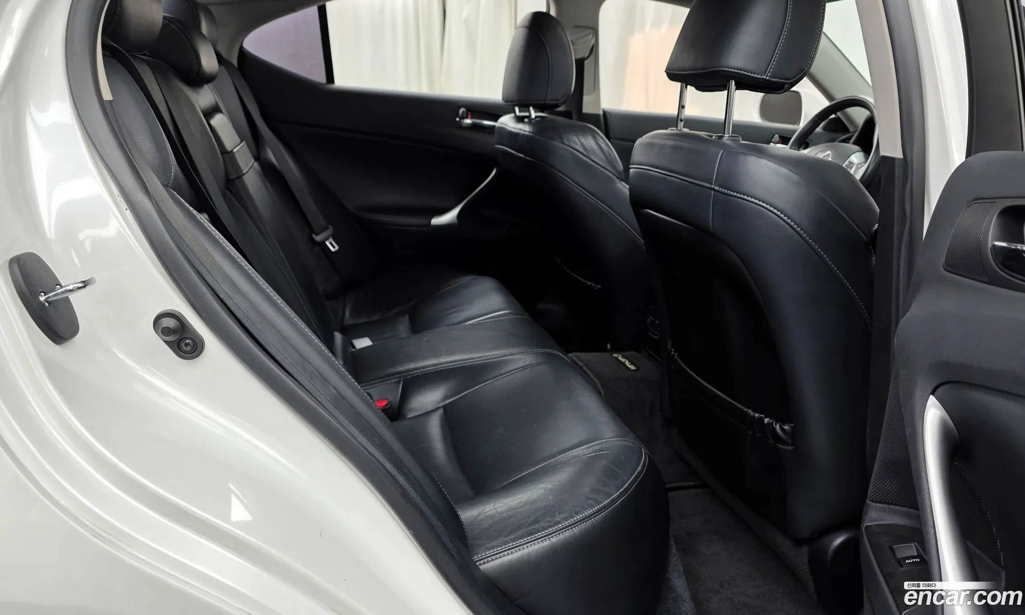 Lexus IS250 2011 — 8
