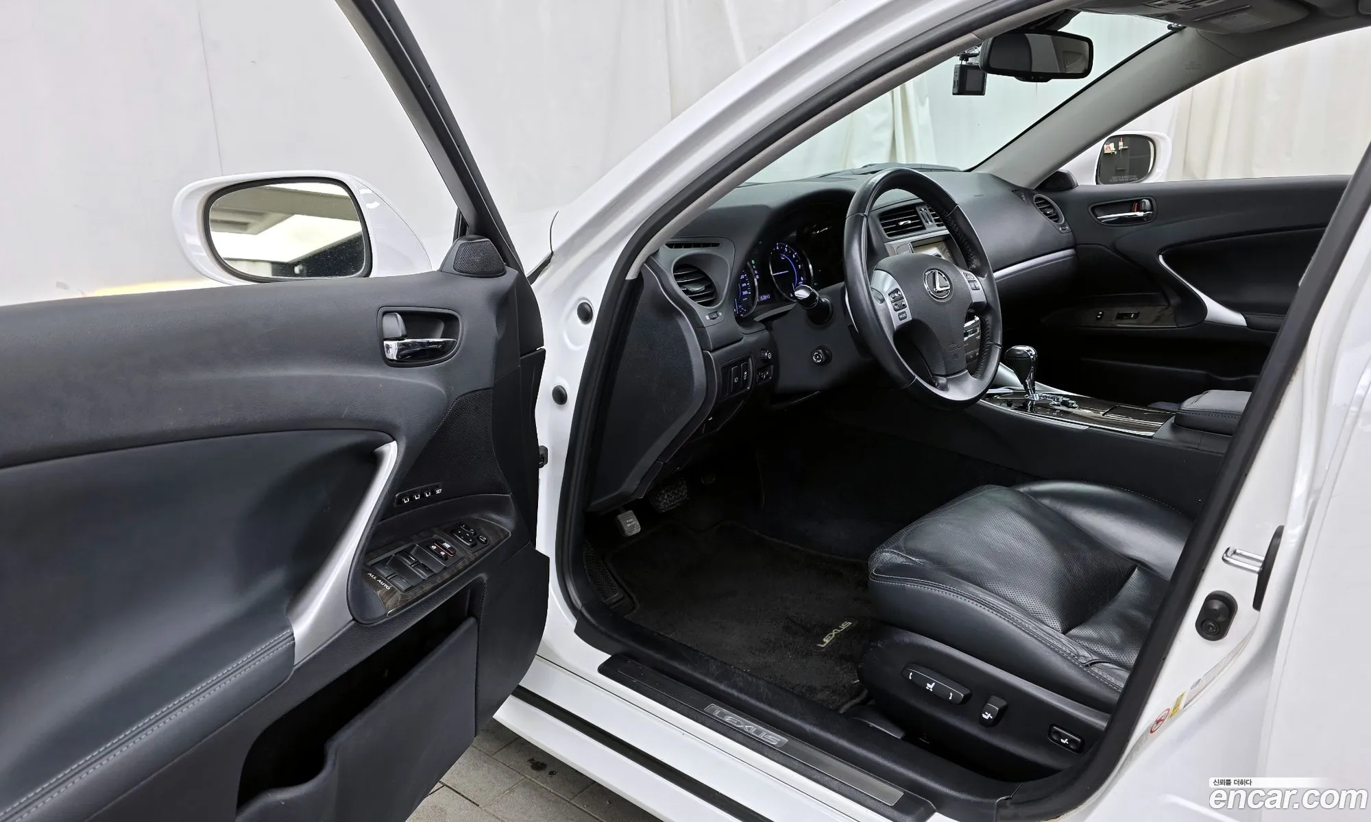 Lexus IS250 2011 — 13