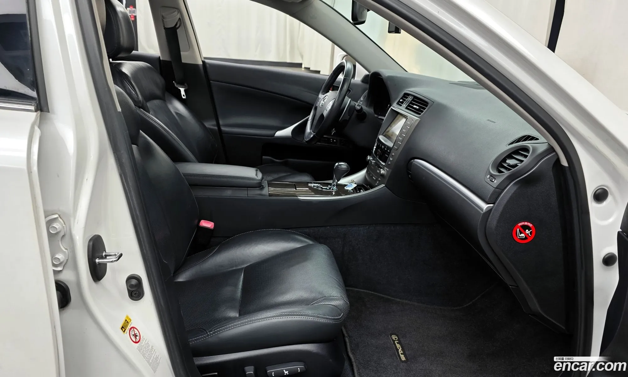 Lexus IS250 2011 — 20