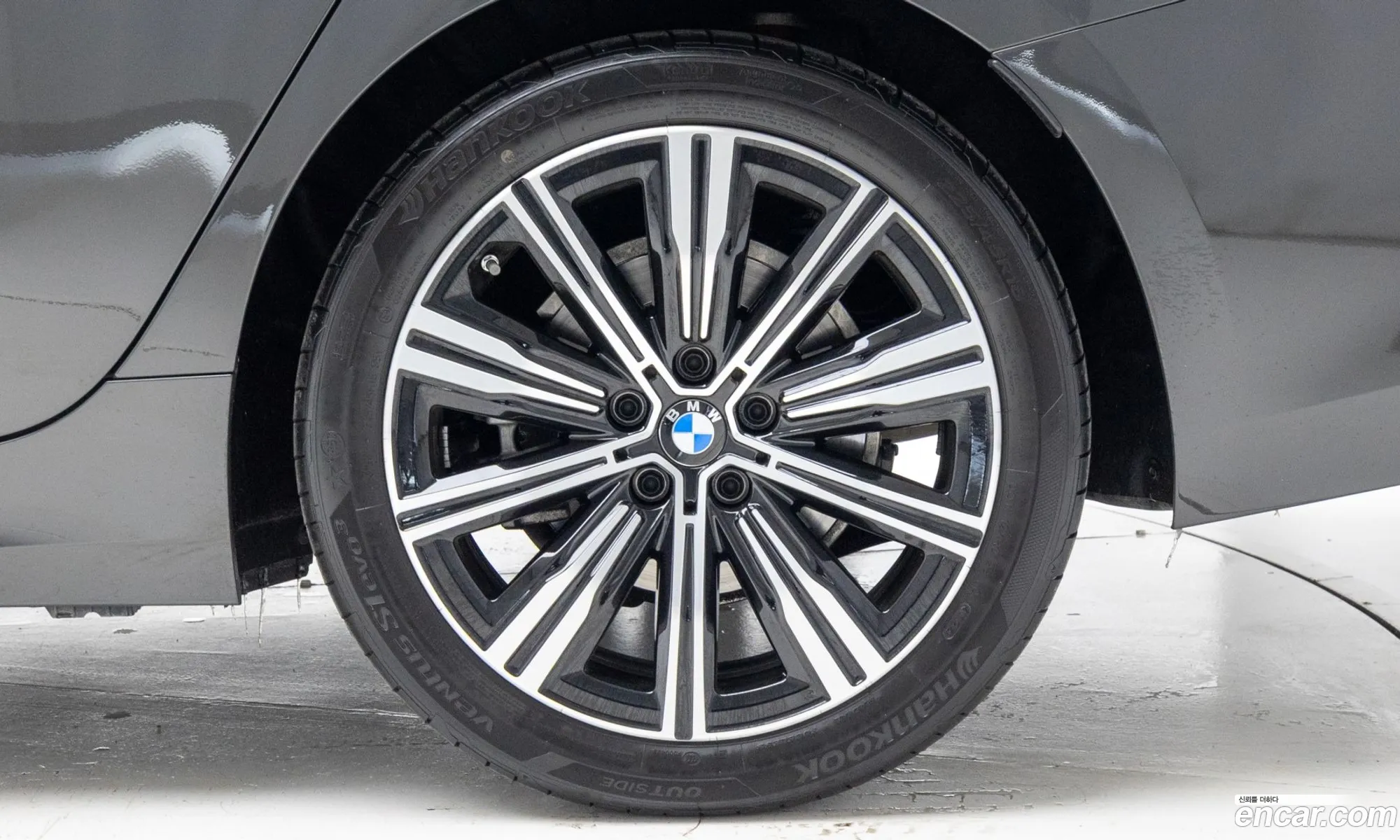 BMW 3 Series 2025 — 10