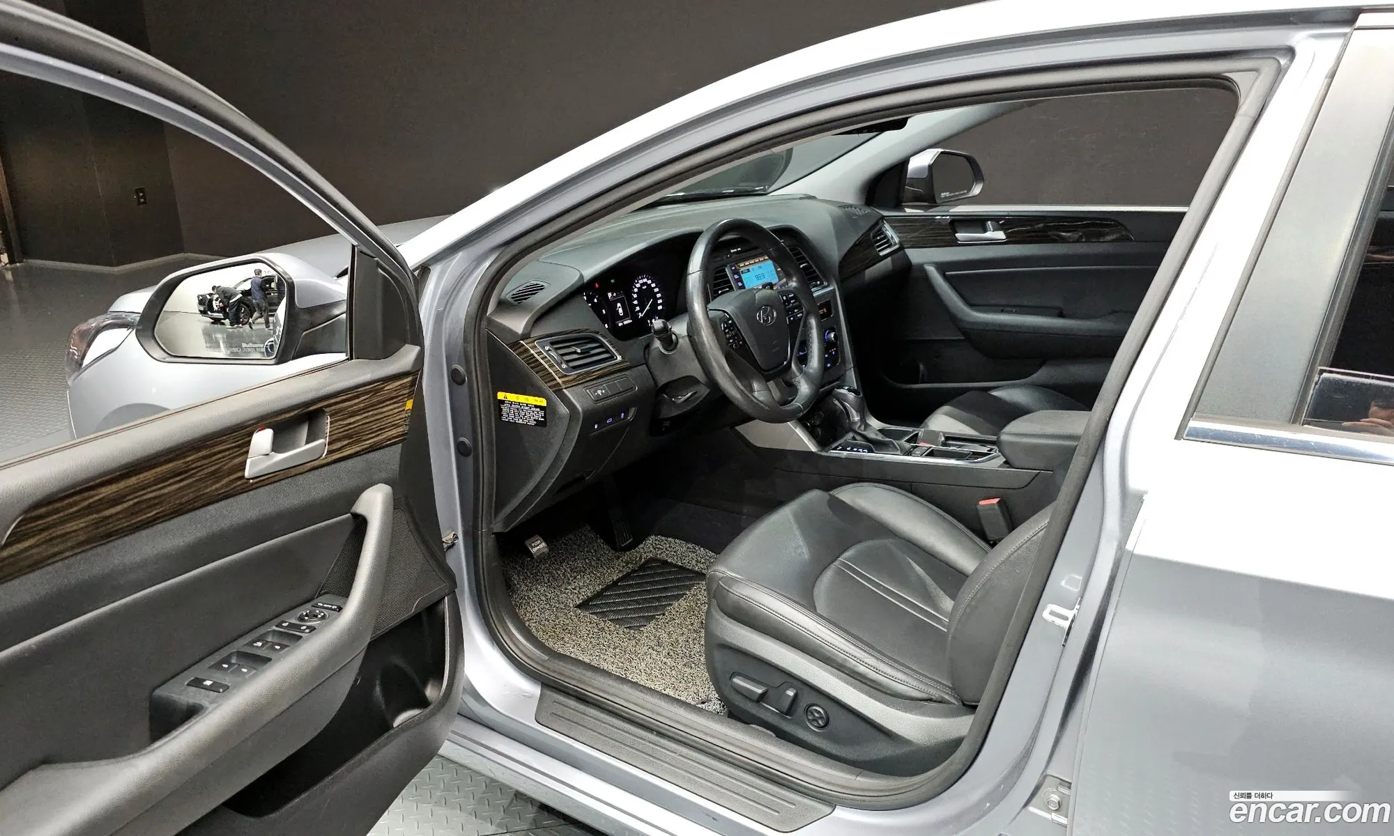 Hyundai LF Sonata 2015 — 27