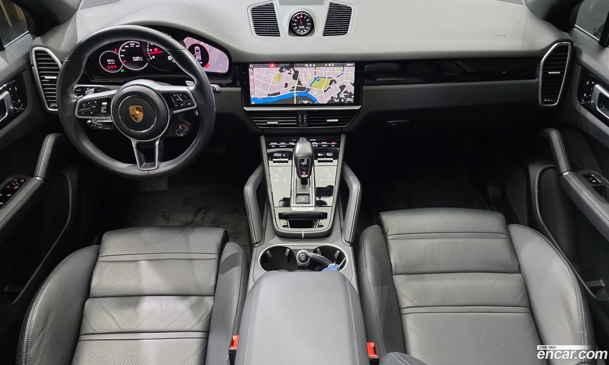 Porsche Cayenne 2021 — 16