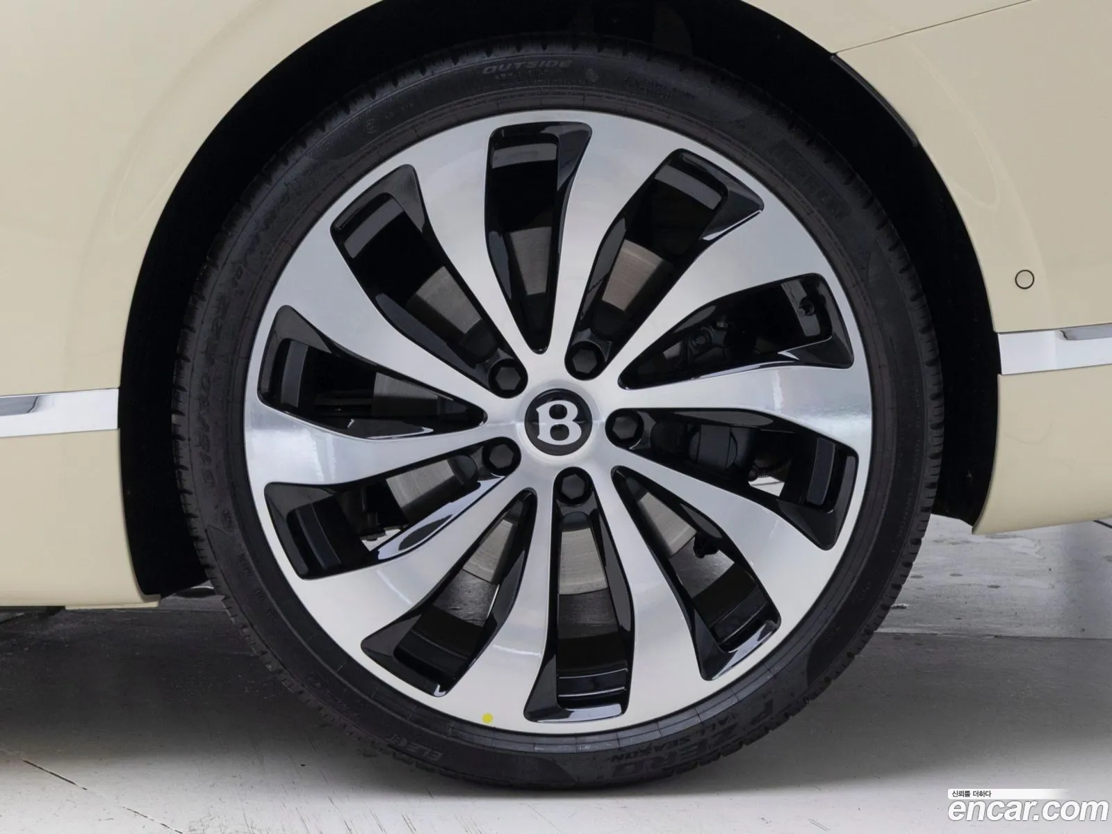 Bentley Continental GT 2025 — 8