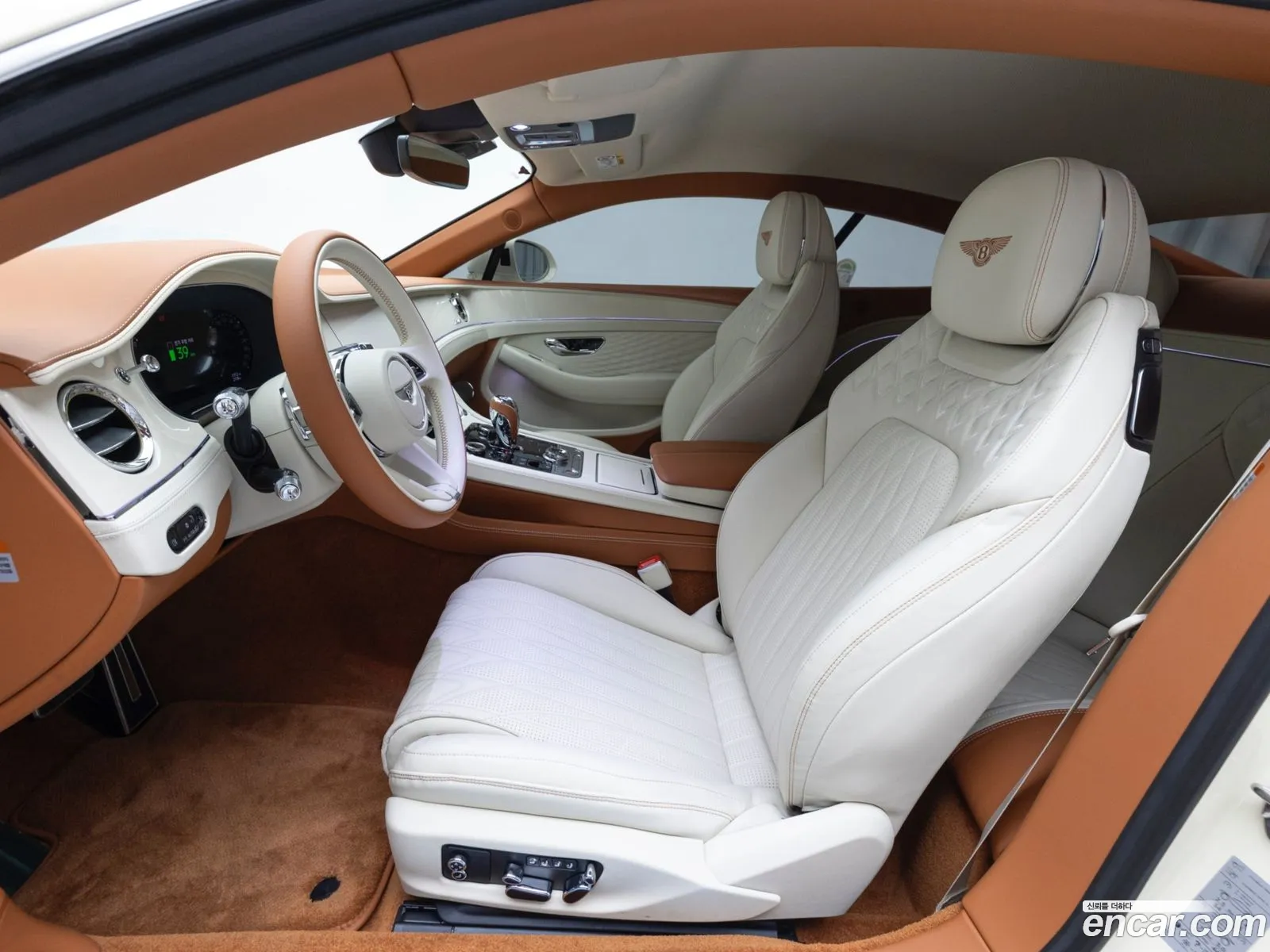Bentley Continental GT 2025 — 12