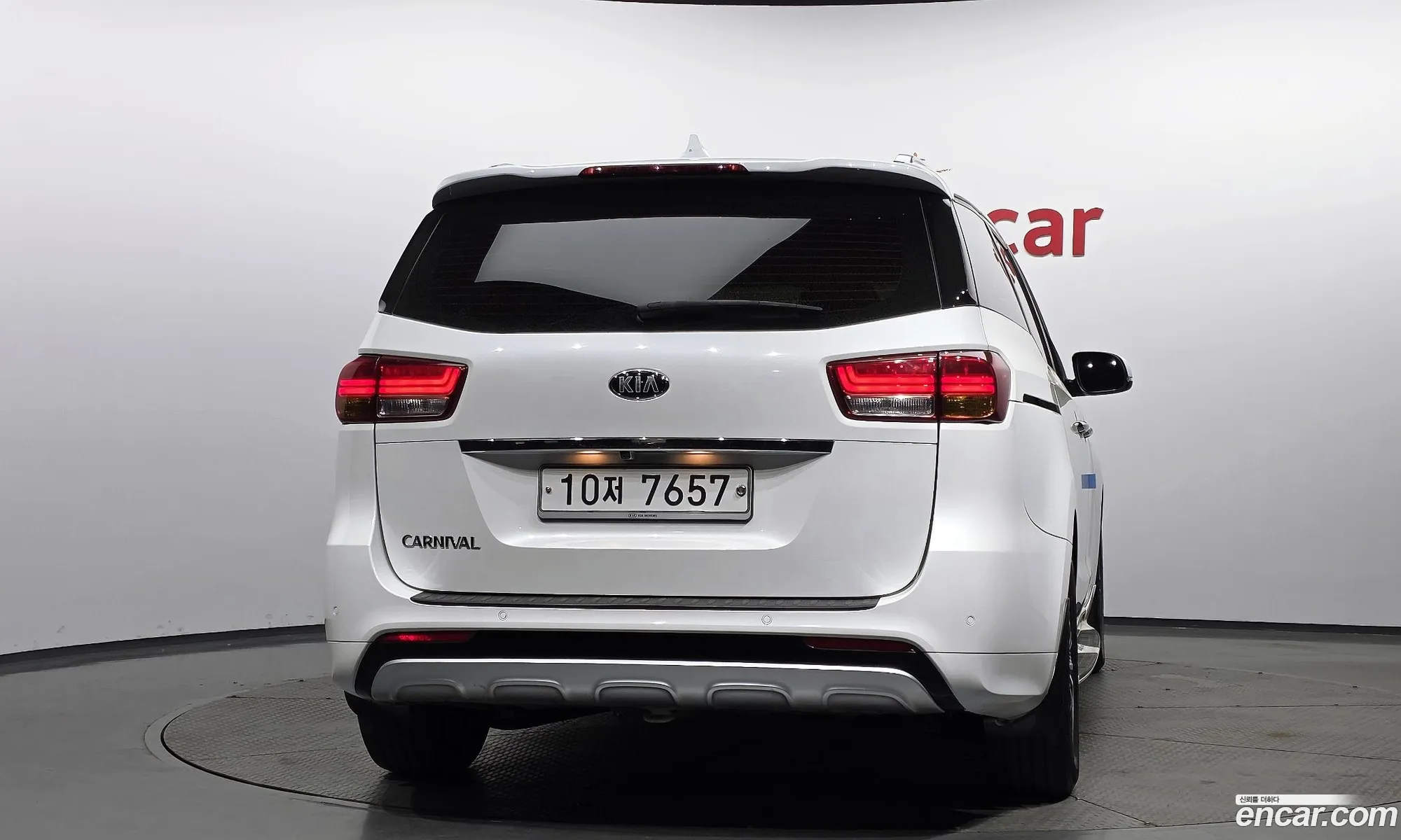 Kia Carnival 2016 — 11