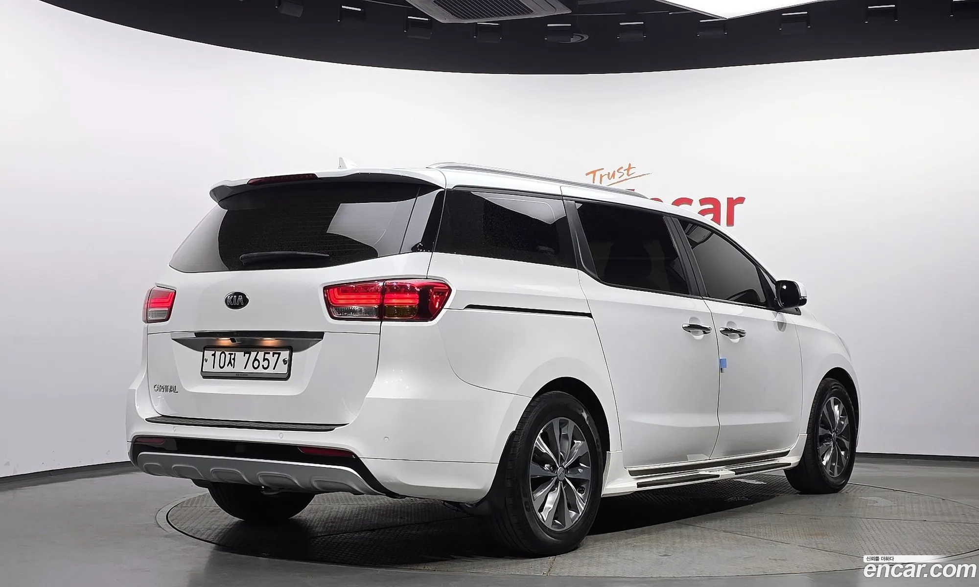 Kia Carnival 2016 — 10