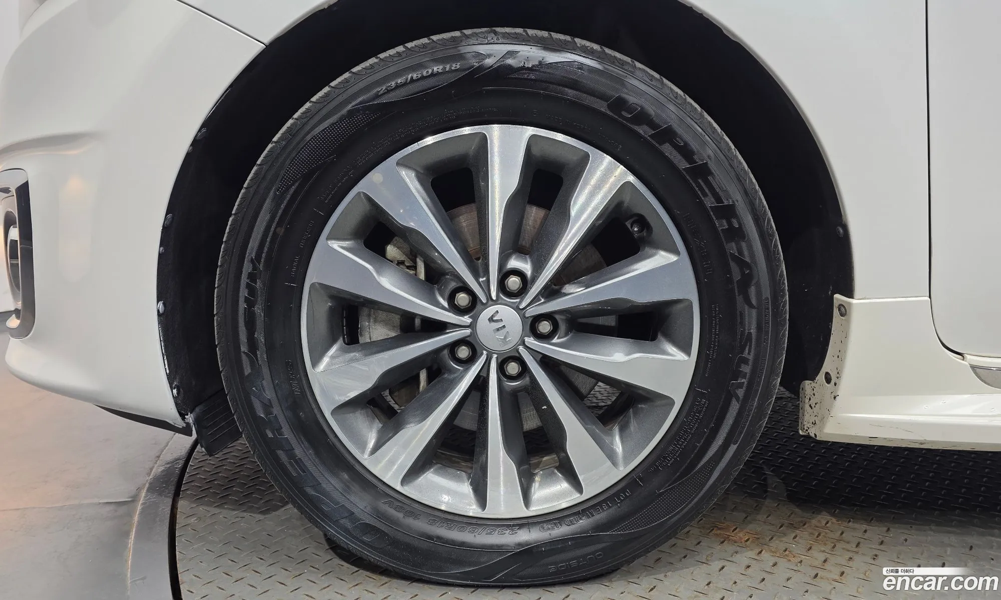 Kia Carnival 2016 — 17