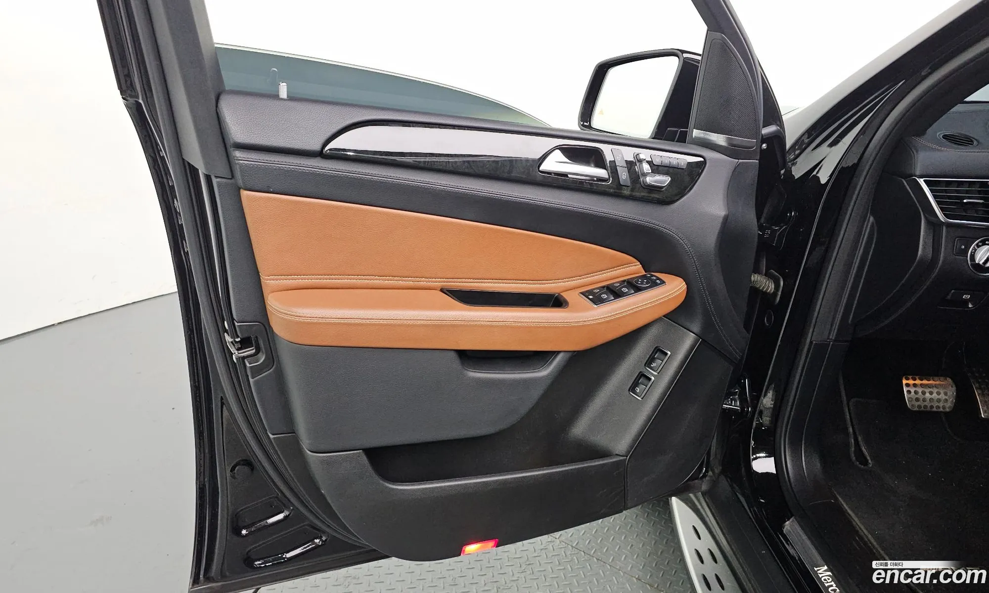 Mercedes-Benz GLS-Class X166 2018 WDCDF2EE1JB088900 — 19