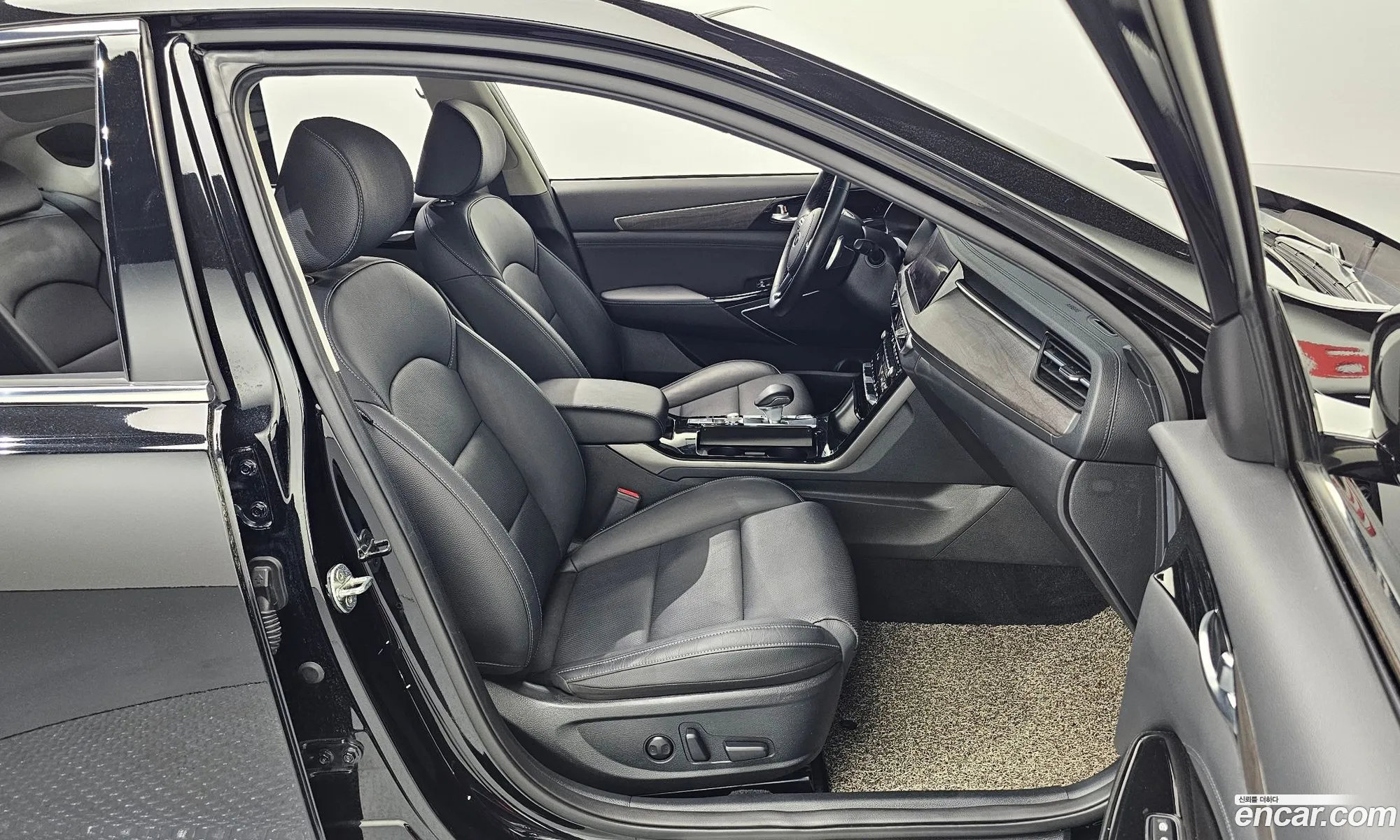 Kia K7 Premier 2019 — 32