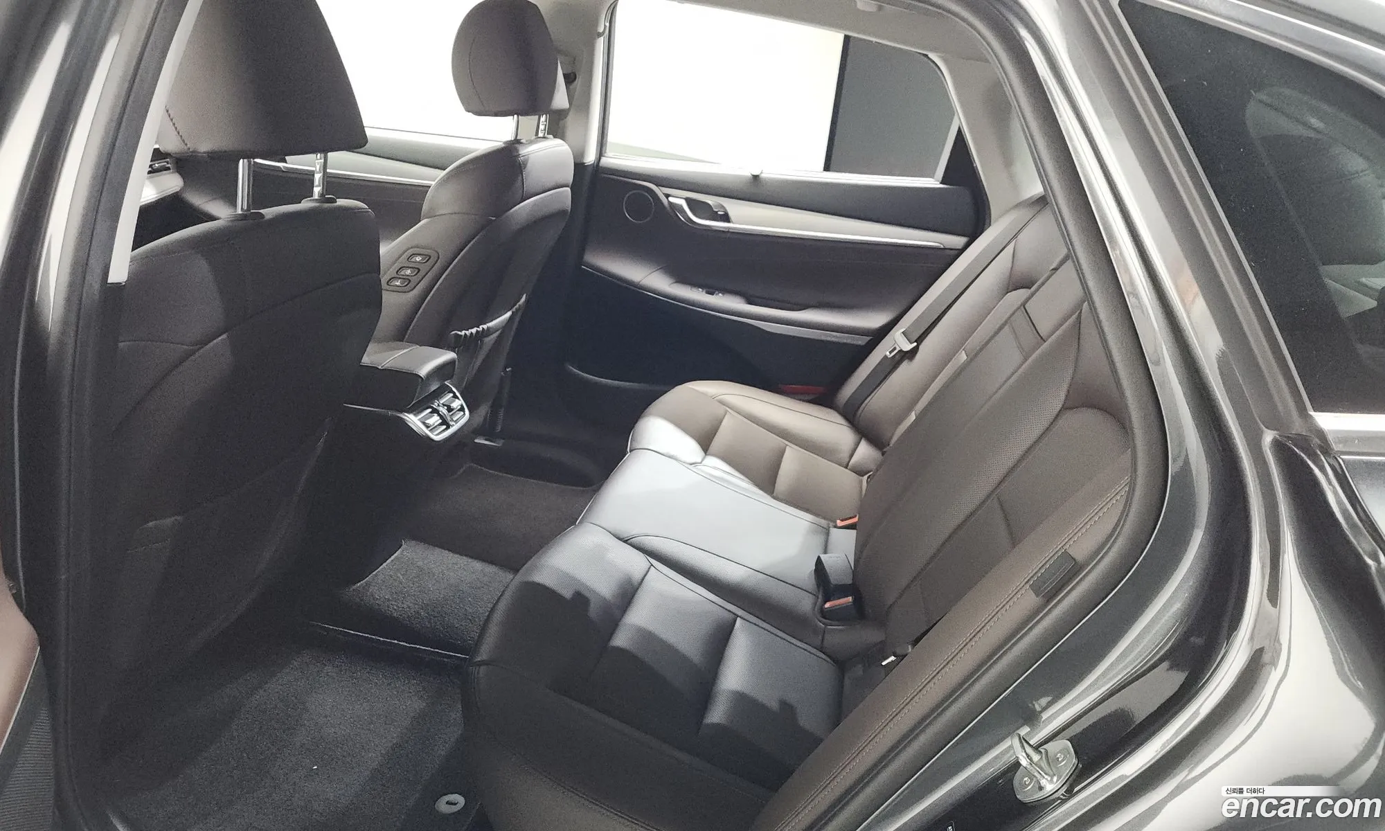 Hyundai Grandeur IG 2019 — 26