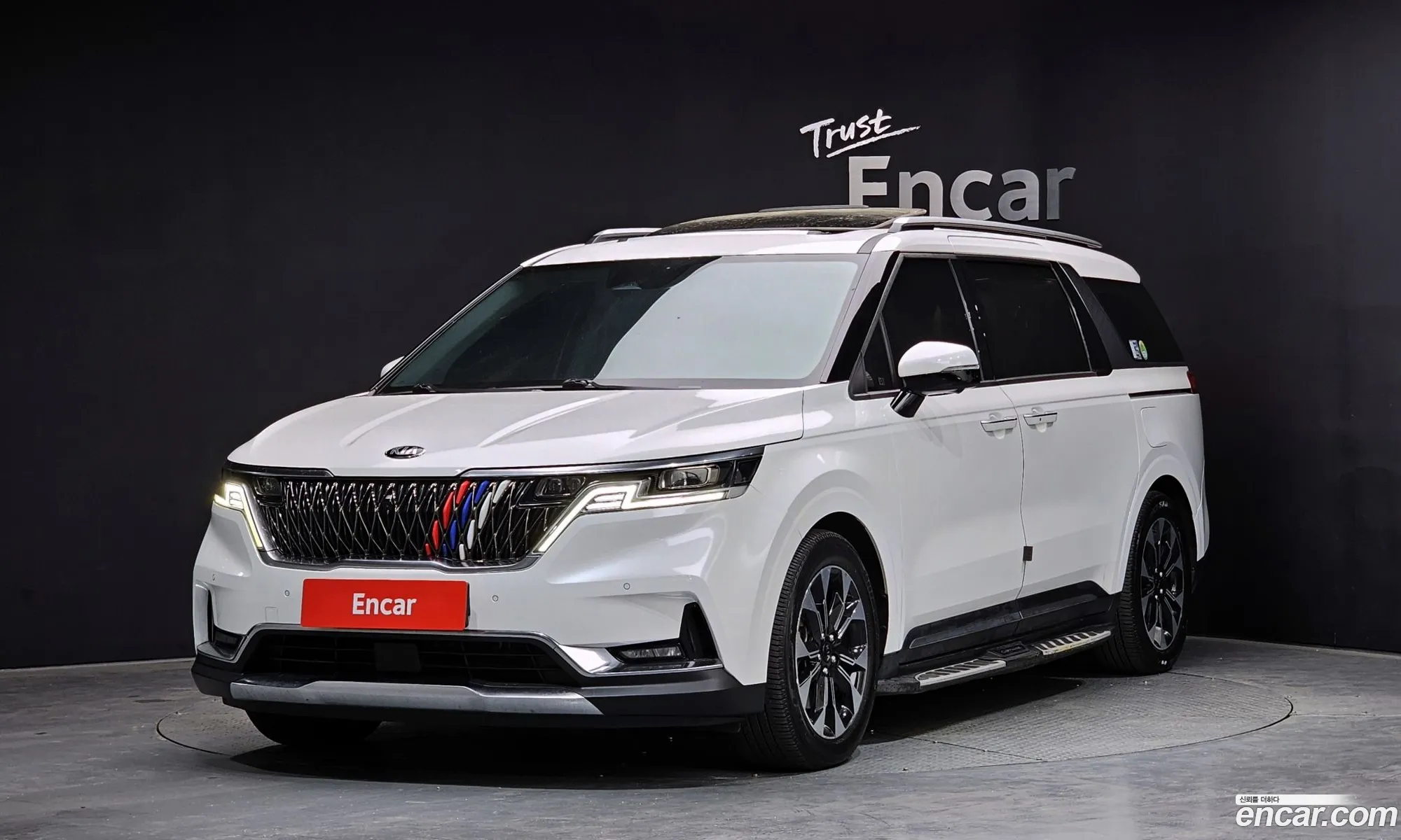 Kia Carnival 2021 — 17