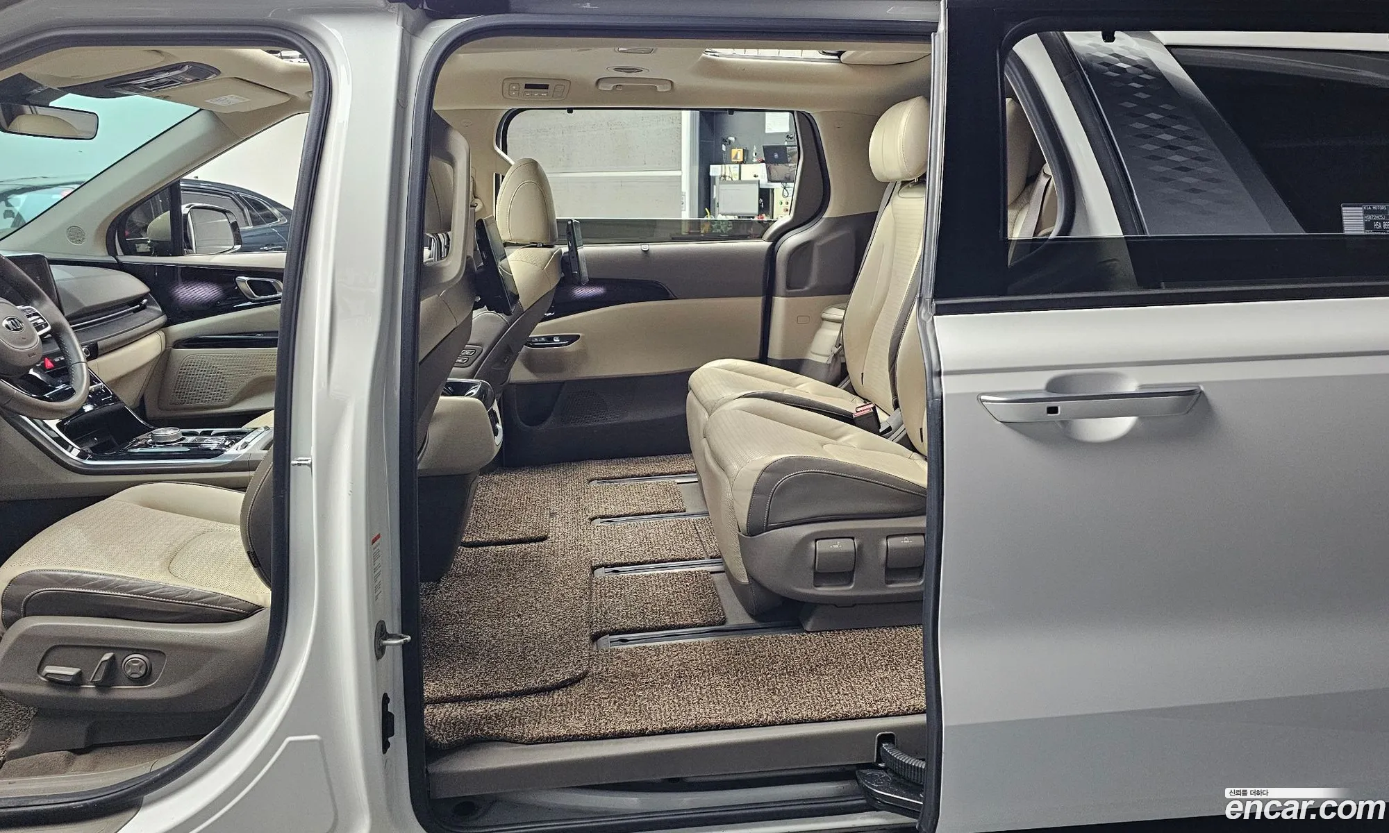Kia Carnival 2021 — 5