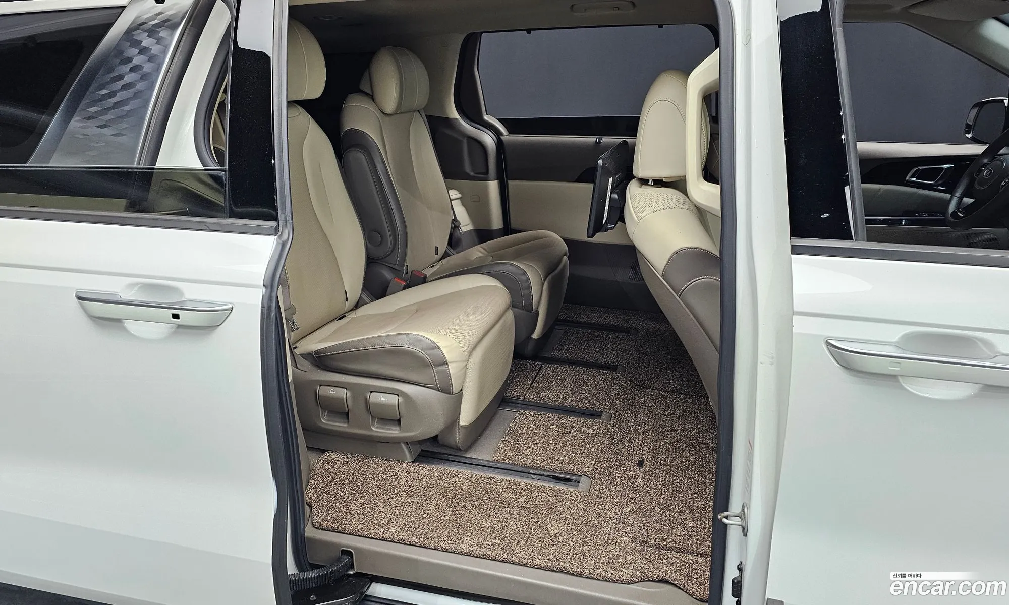Kia Carnival 2021 — 21