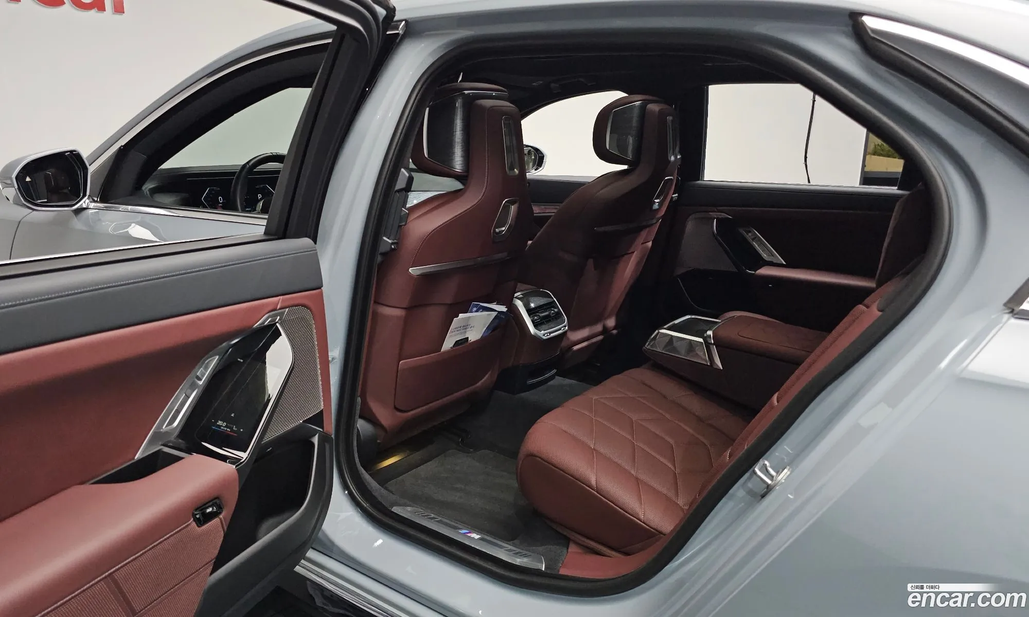 BMW 7 Series 2023 — 32