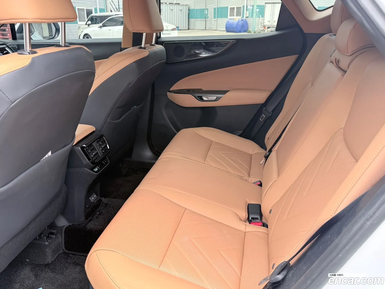 Lexus NX450h+ 2026 — 4