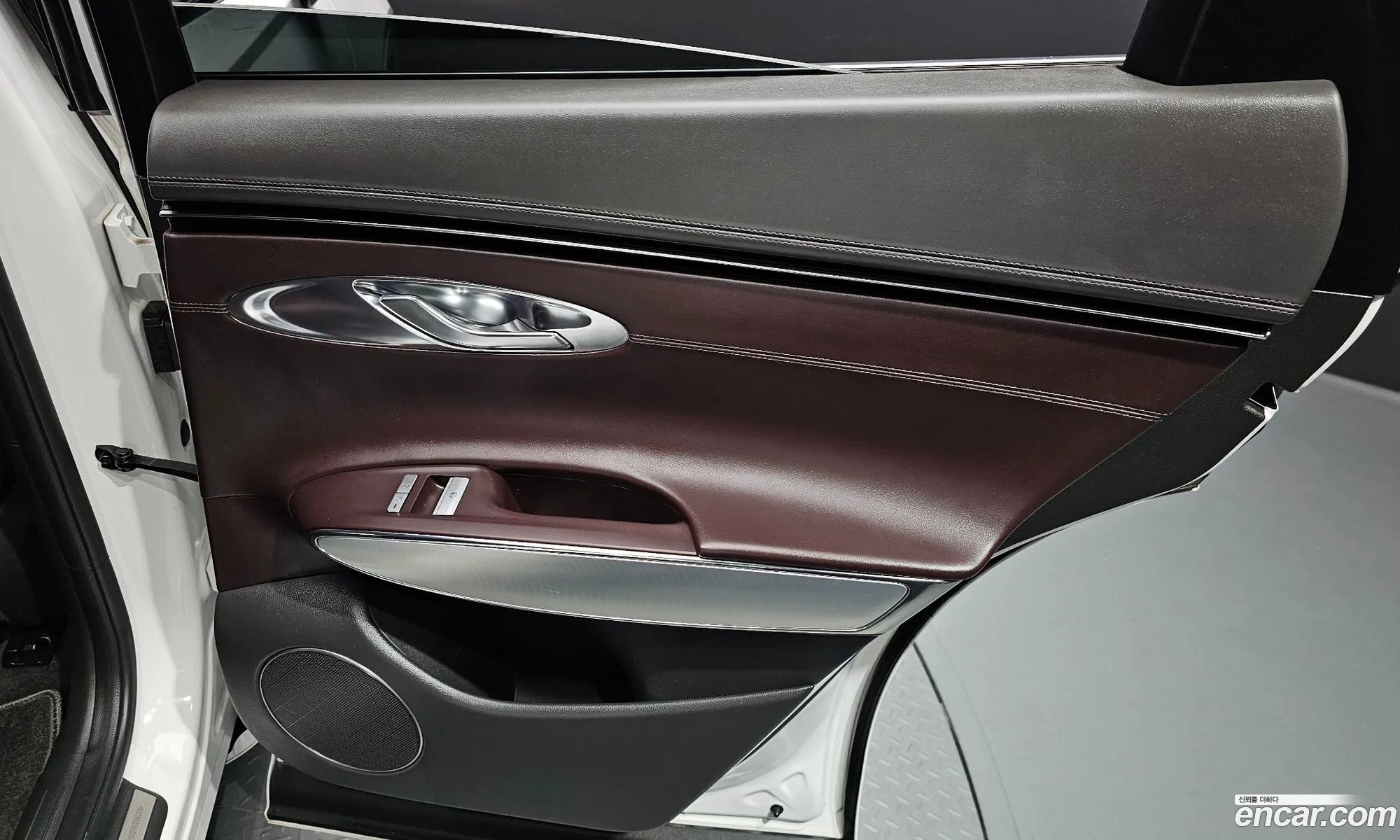 Genesis GV70 2021 — 25