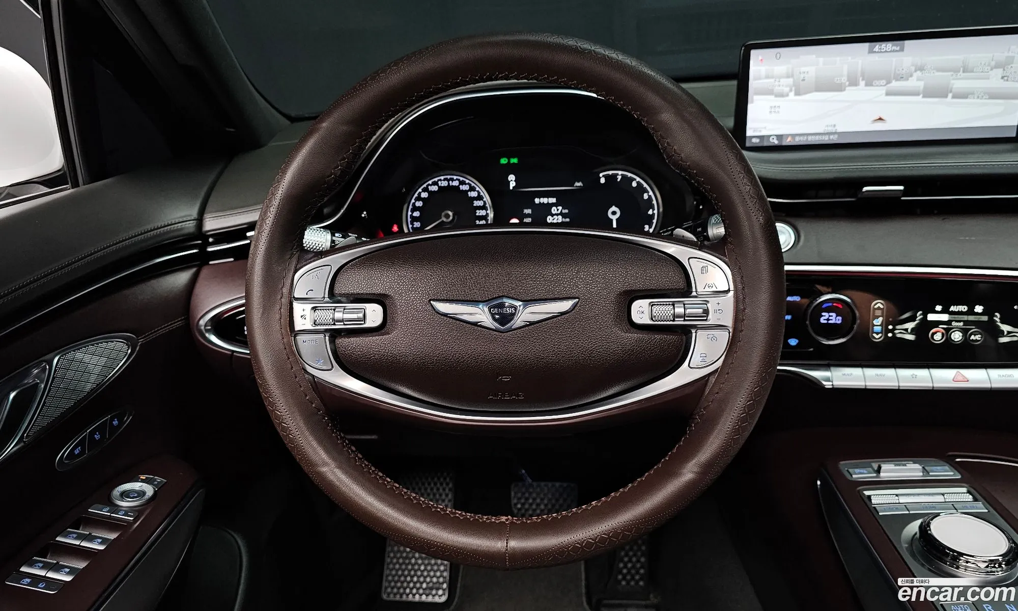 Genesis GV70 2021 — 23