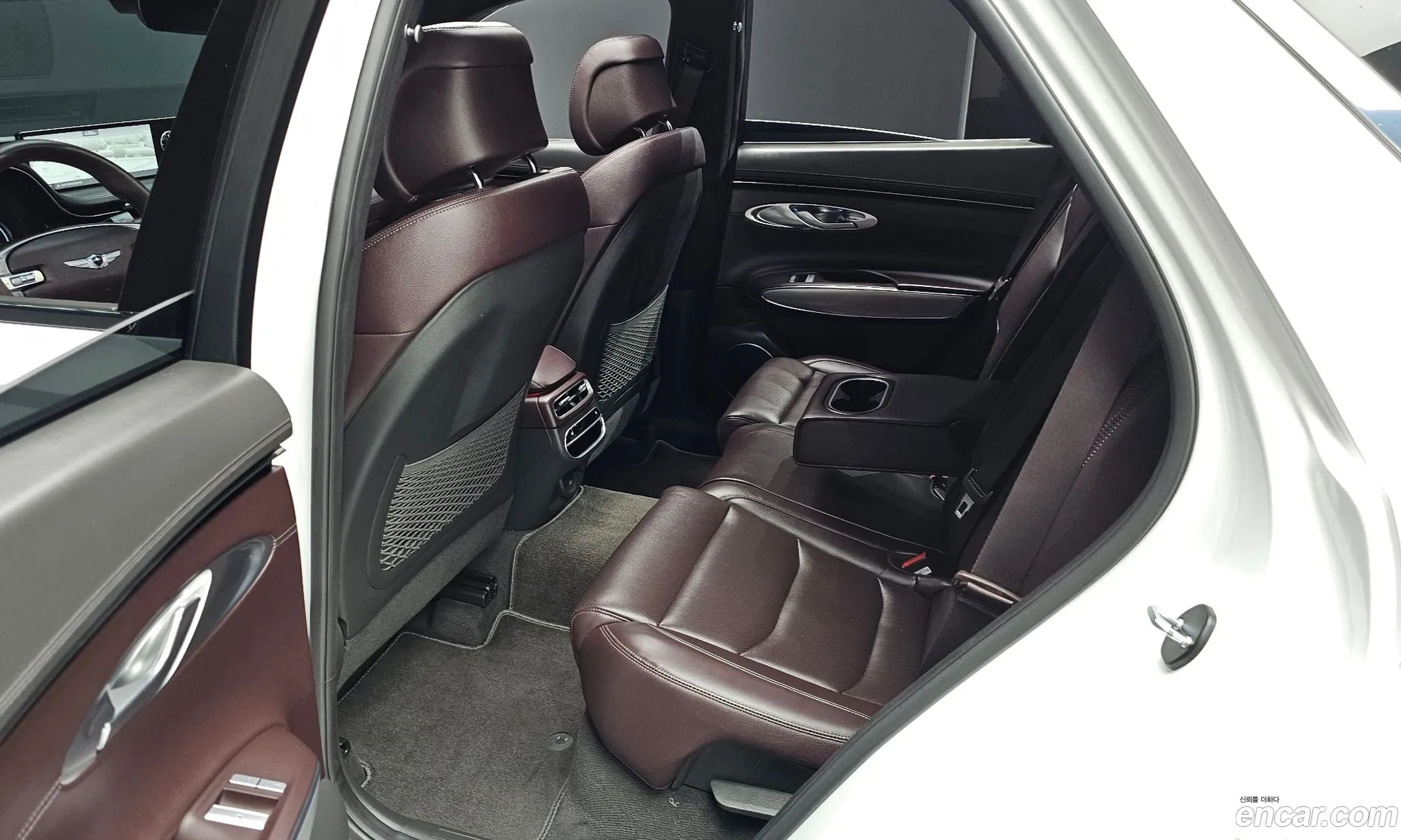 Genesis GV70 2021 — 8