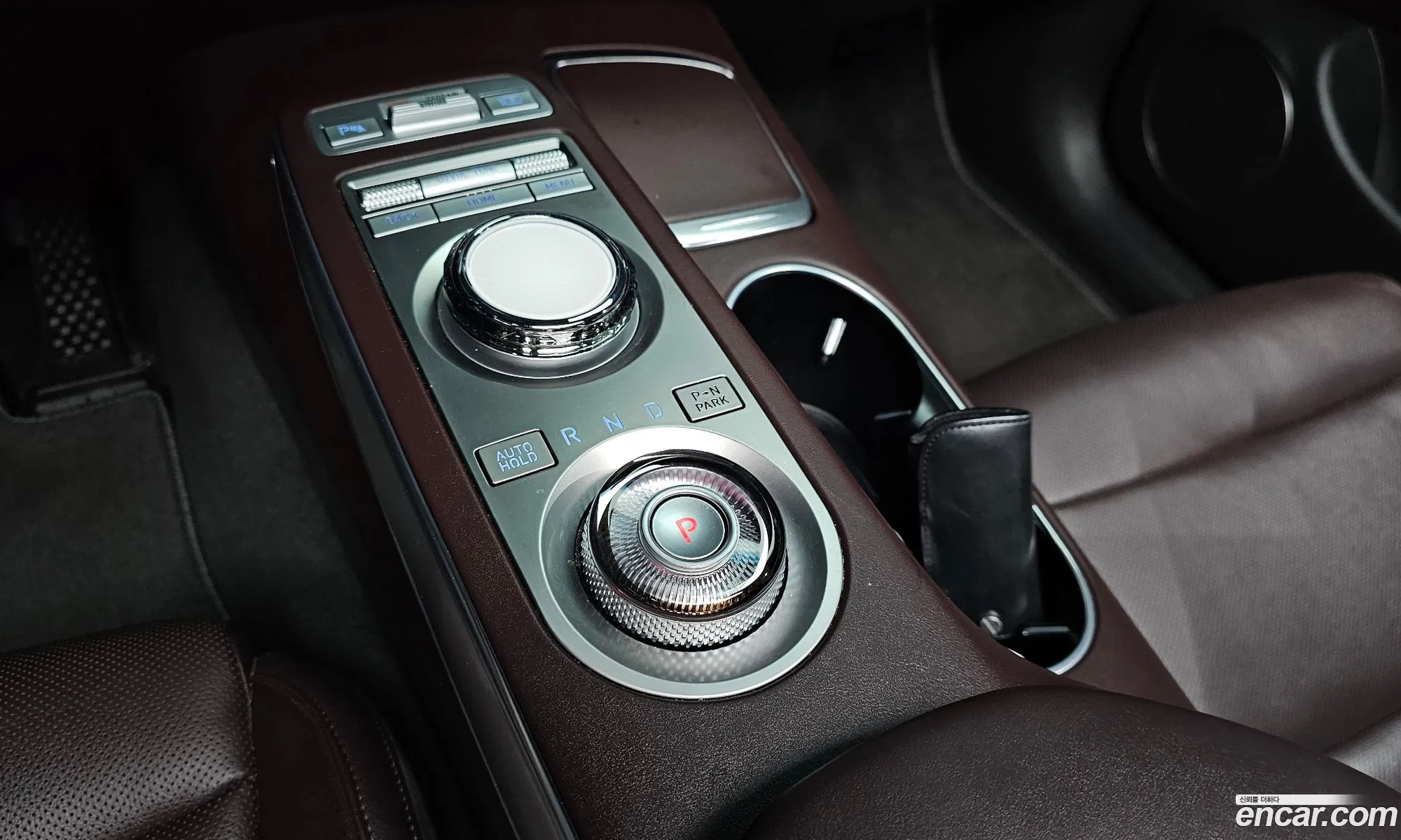 Genesis GV70 2021 — 26