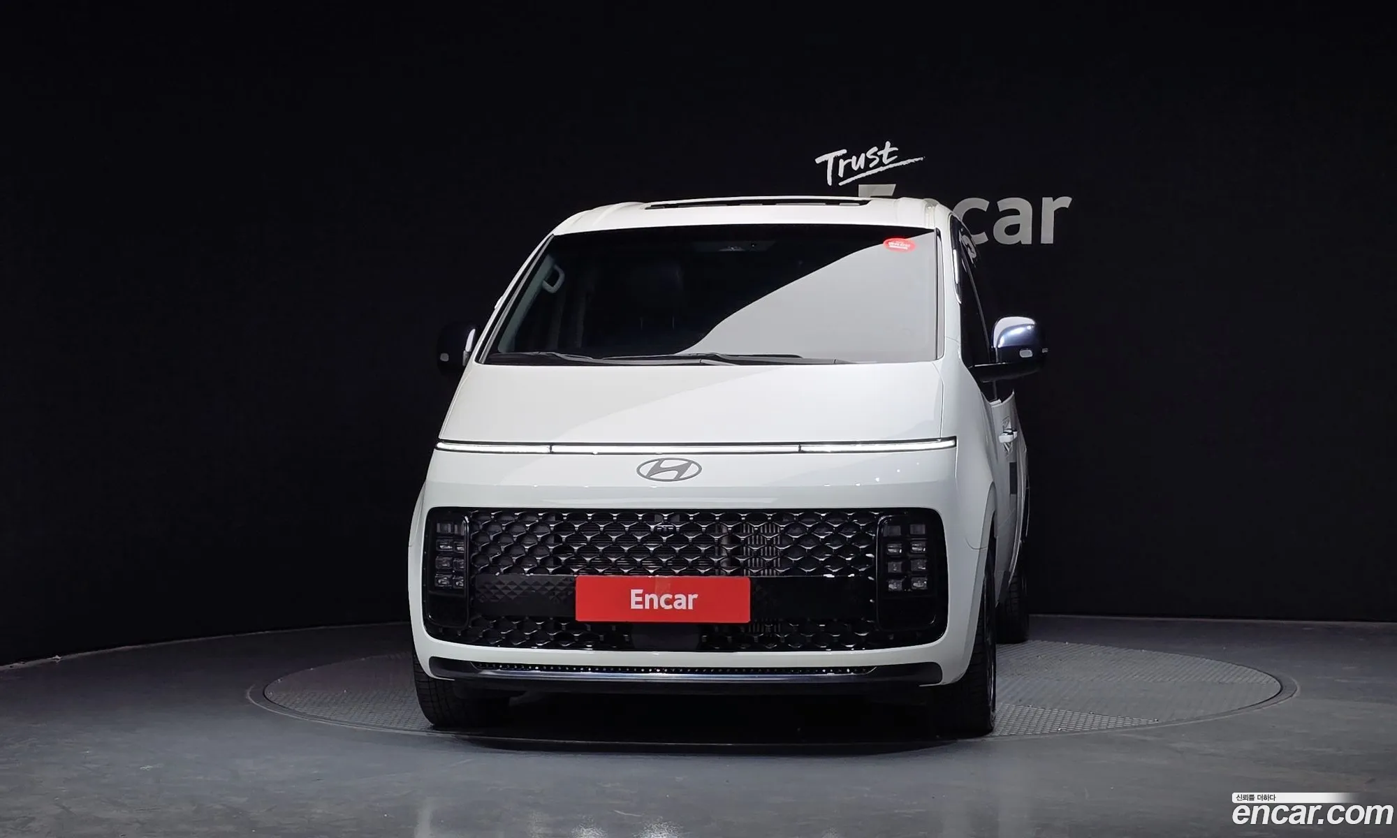 Hyundai Staria 2025 — 2