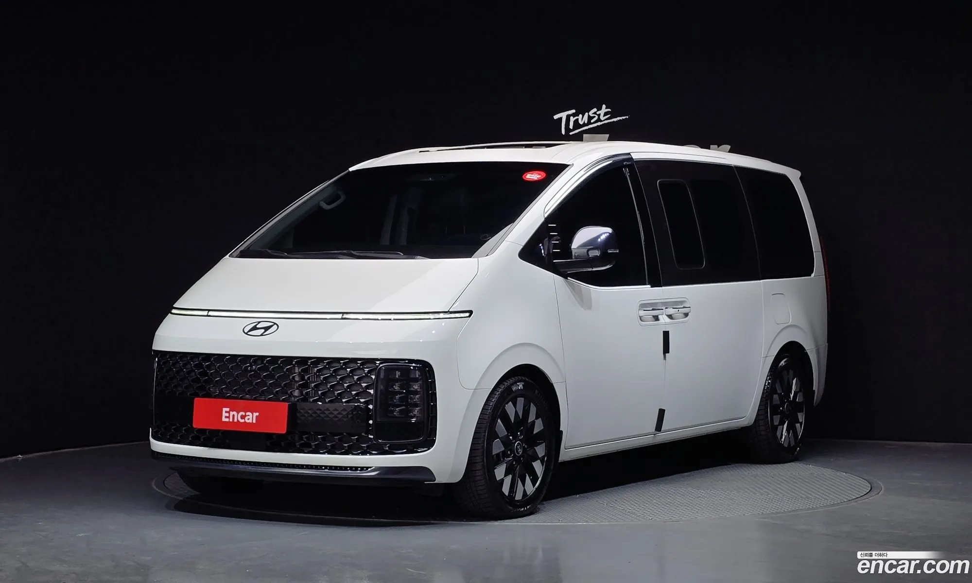 Hyundai Staria 2025 — 4