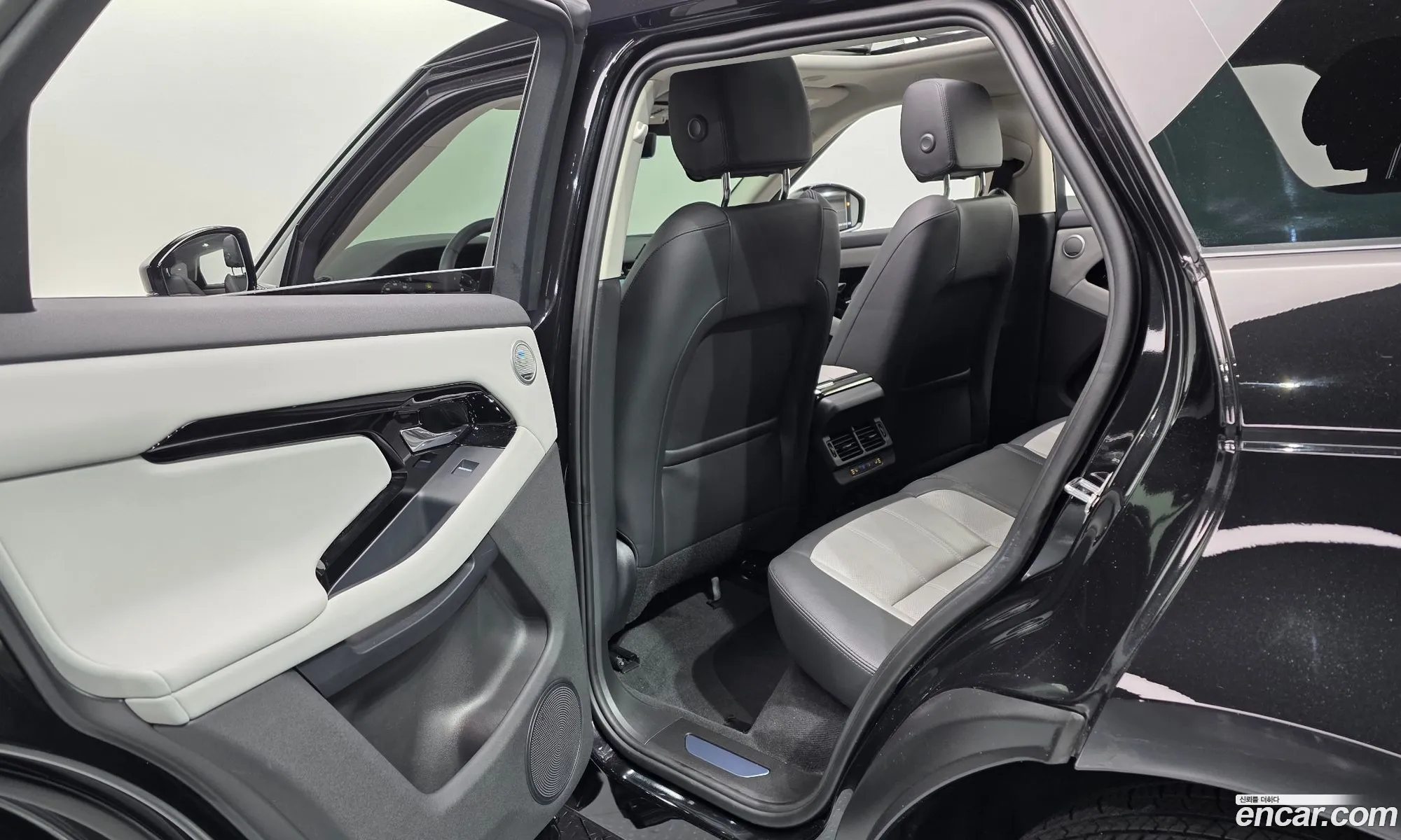 Land Rover Range Rover Evoque 2025 SALZA2BX7SH265490 — 16