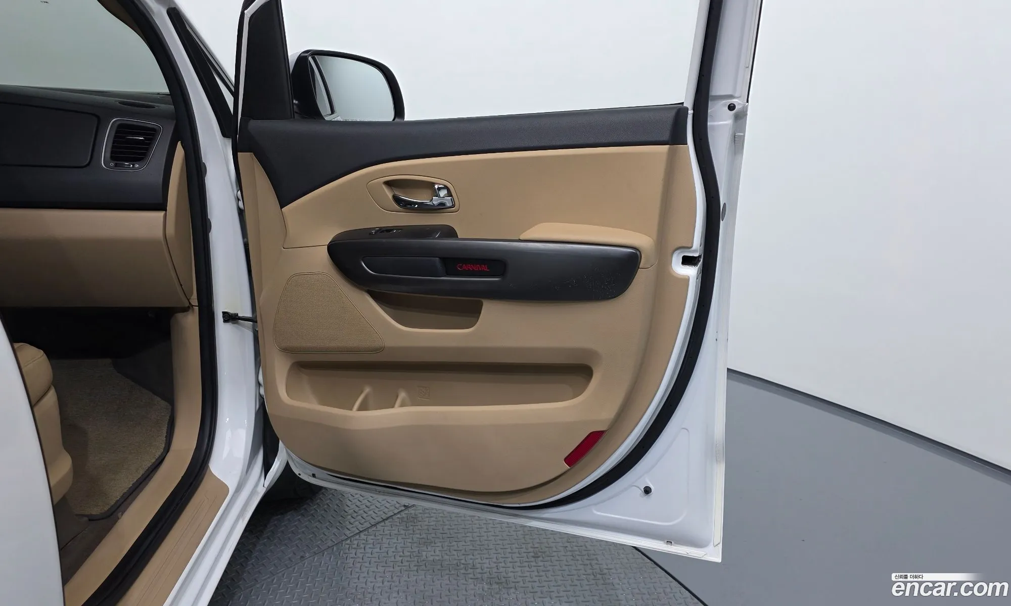 Kia Carnival 2016 — 4