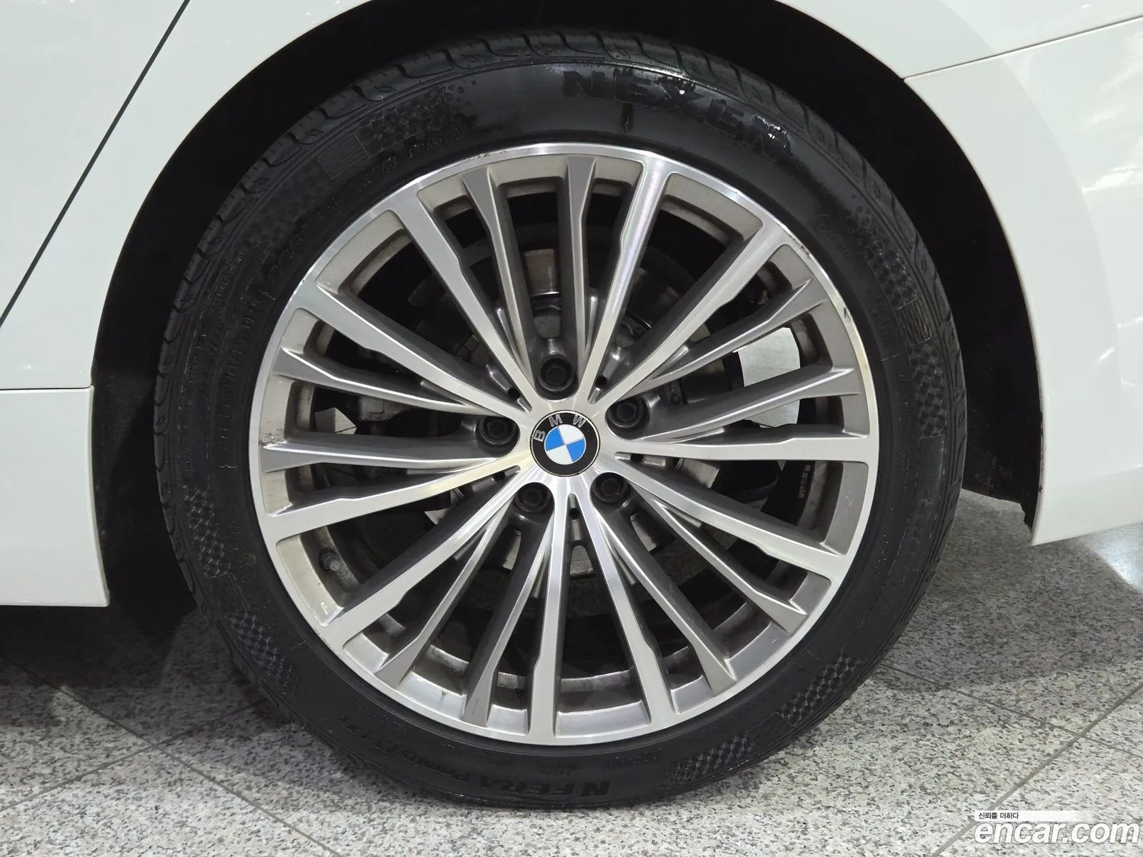 BMW 3 Series 2019 — 17