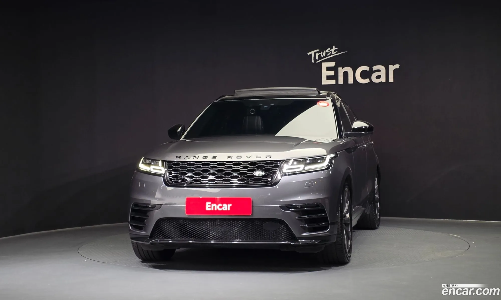 Land Rover Range Rover Velar 2019 — 32