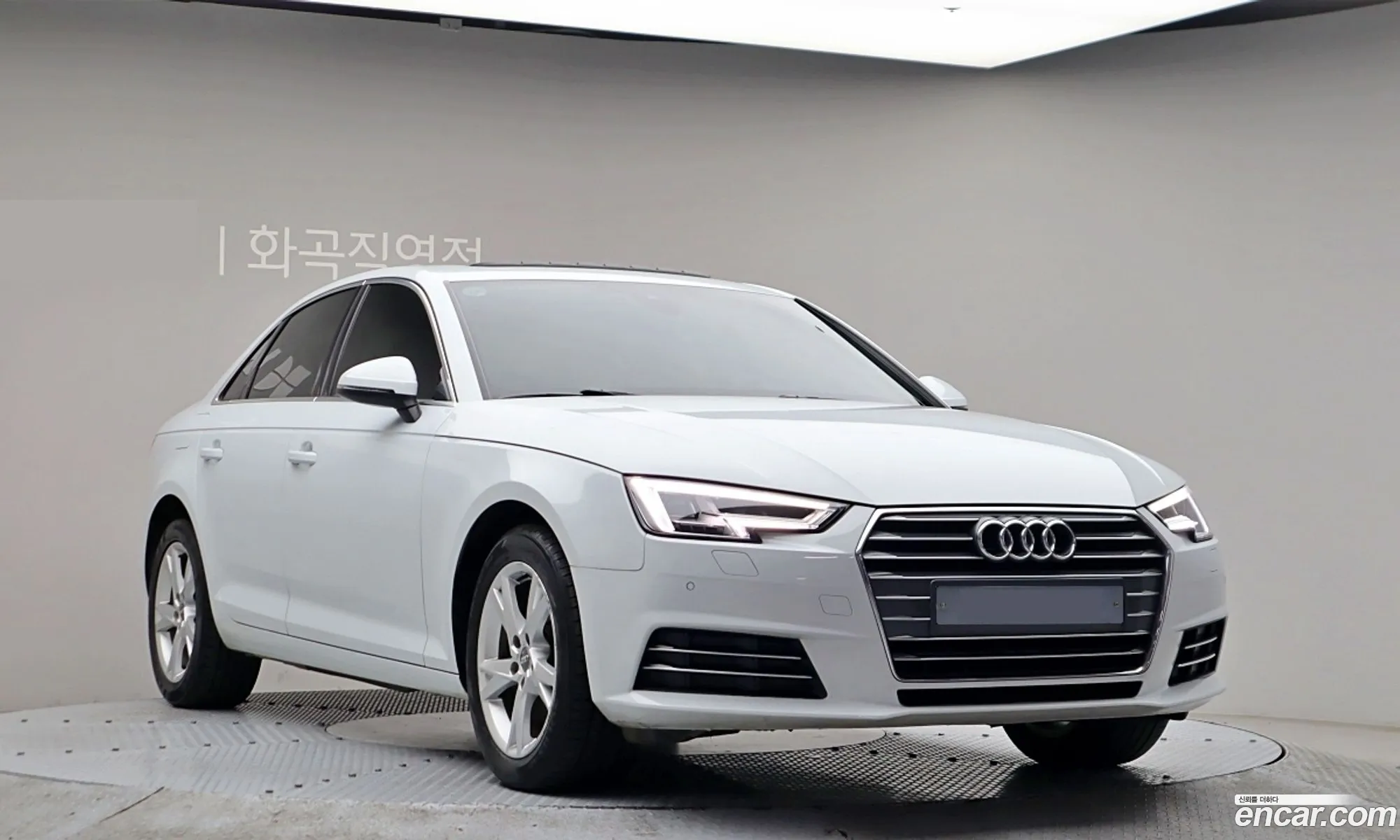 Audi A4 2018 — 12