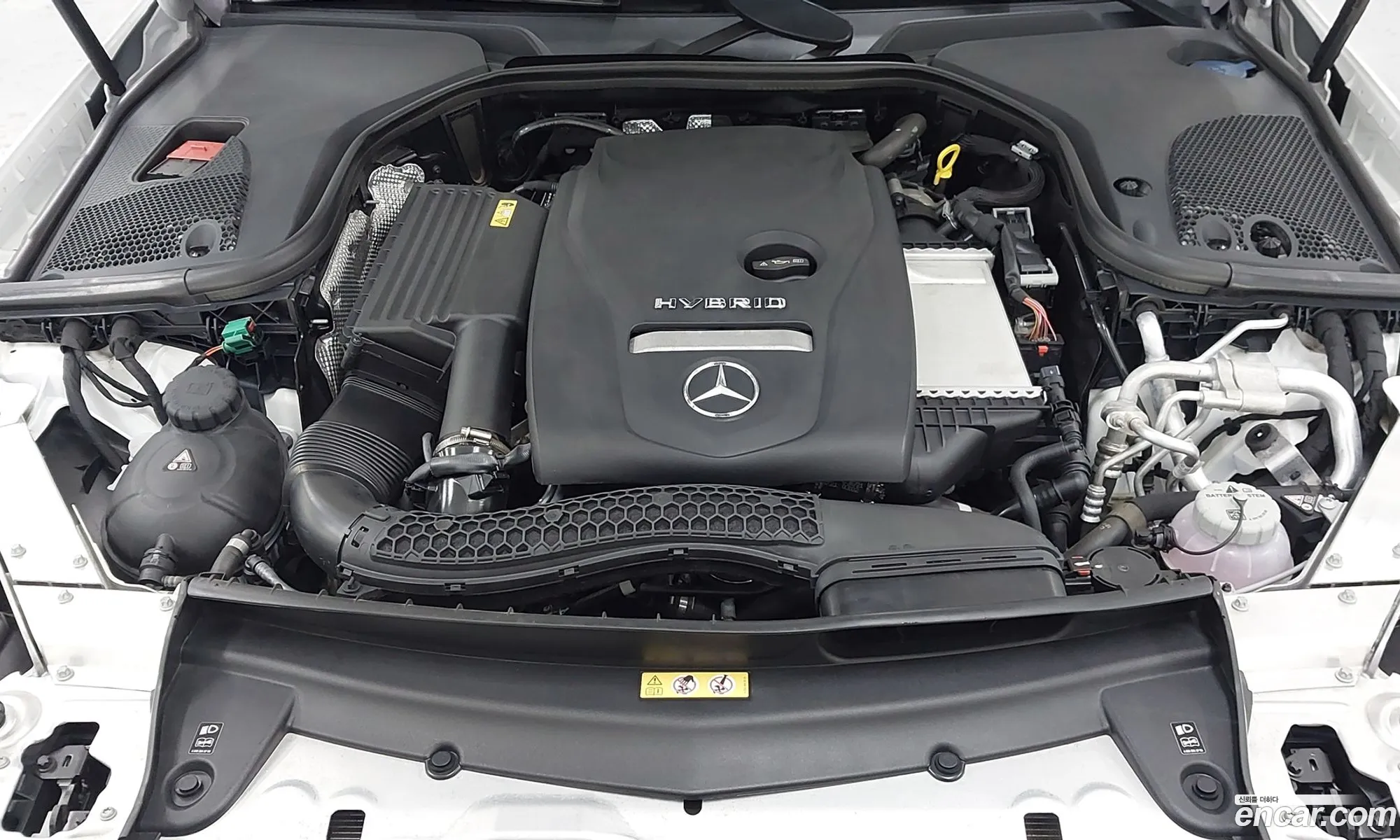 Mercedes-Benz E-Class W213 2022 — 12