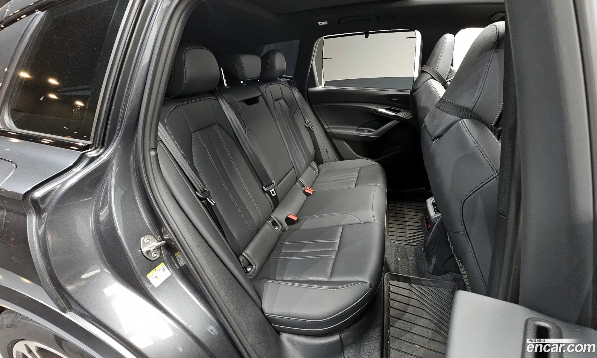 Audi Q6 e-tron 2025 — 5