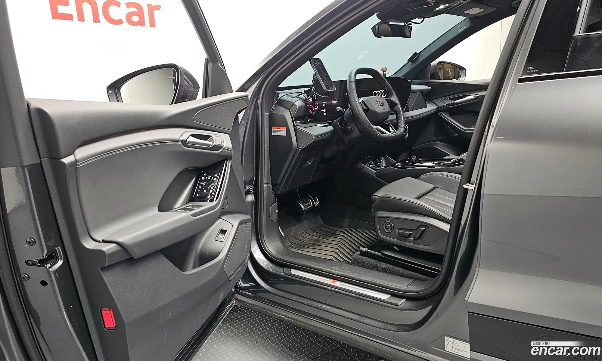Audi Q6 e-tron 2025 — 16