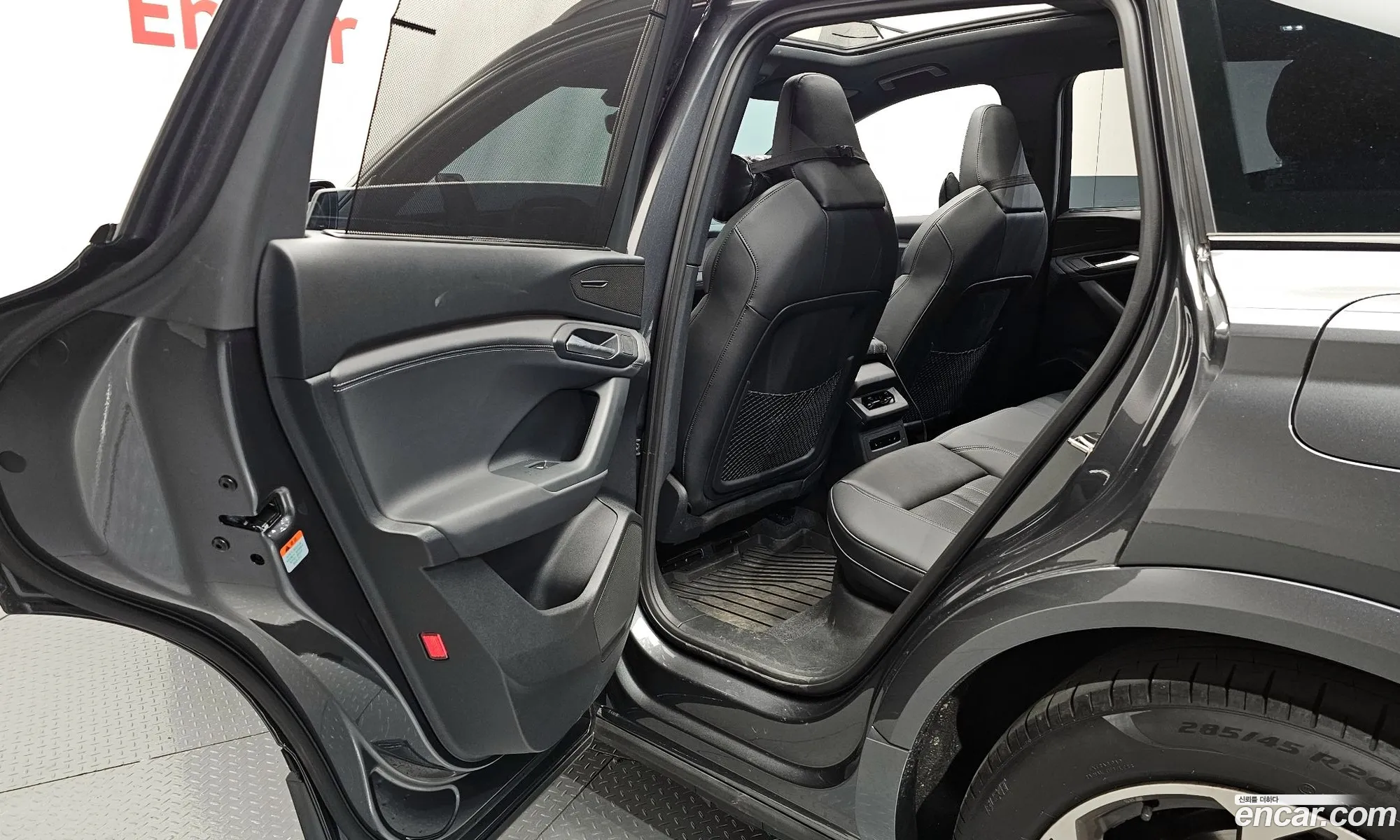 Audi Q6 e-tron 2025 — 6