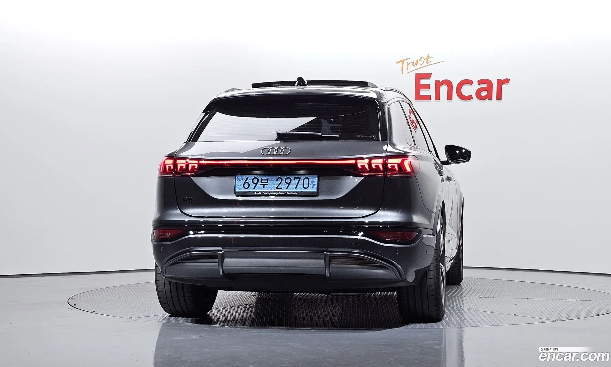 Audi Q6 e-tron 2025 — 11