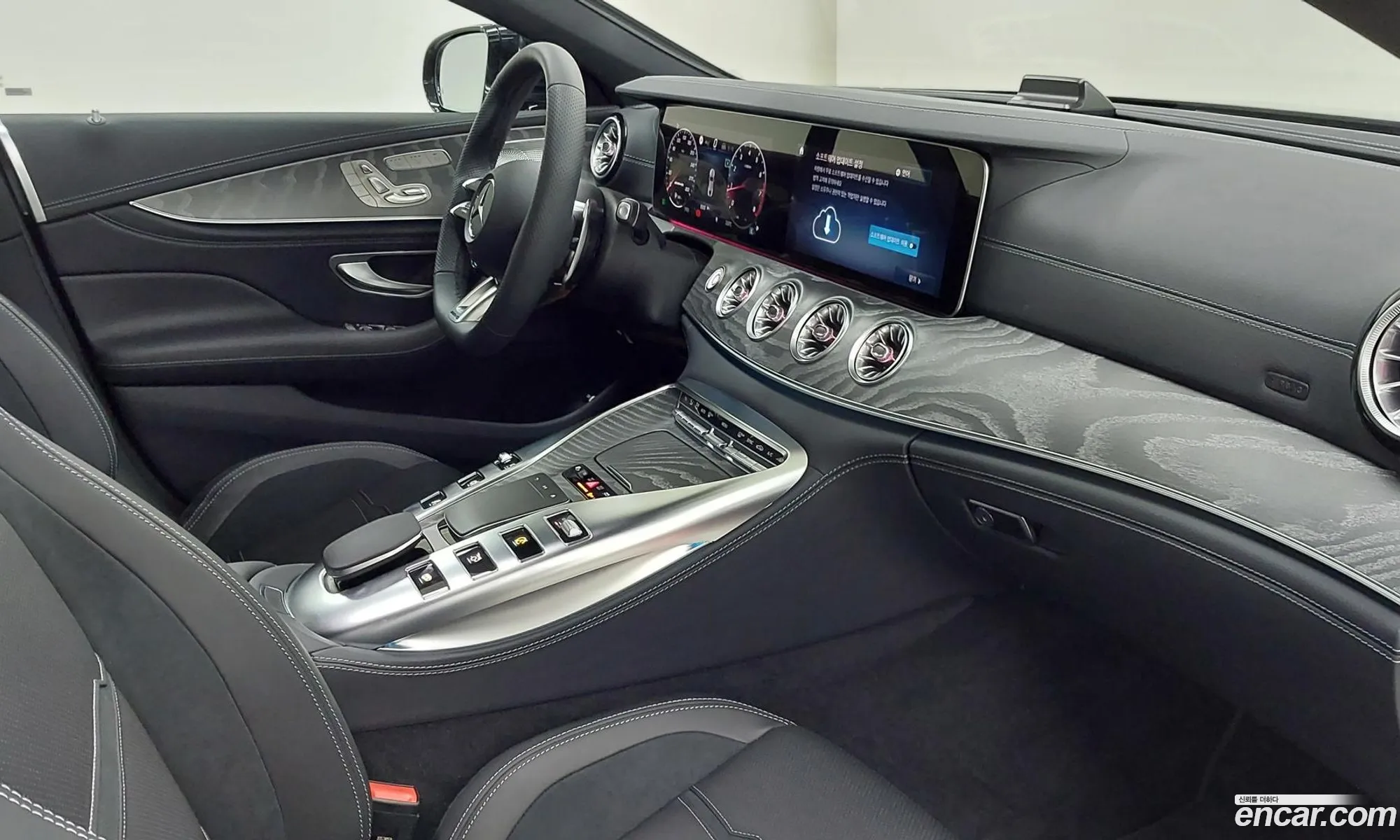 Mercedes-Benz AMG GT 2025 — 13