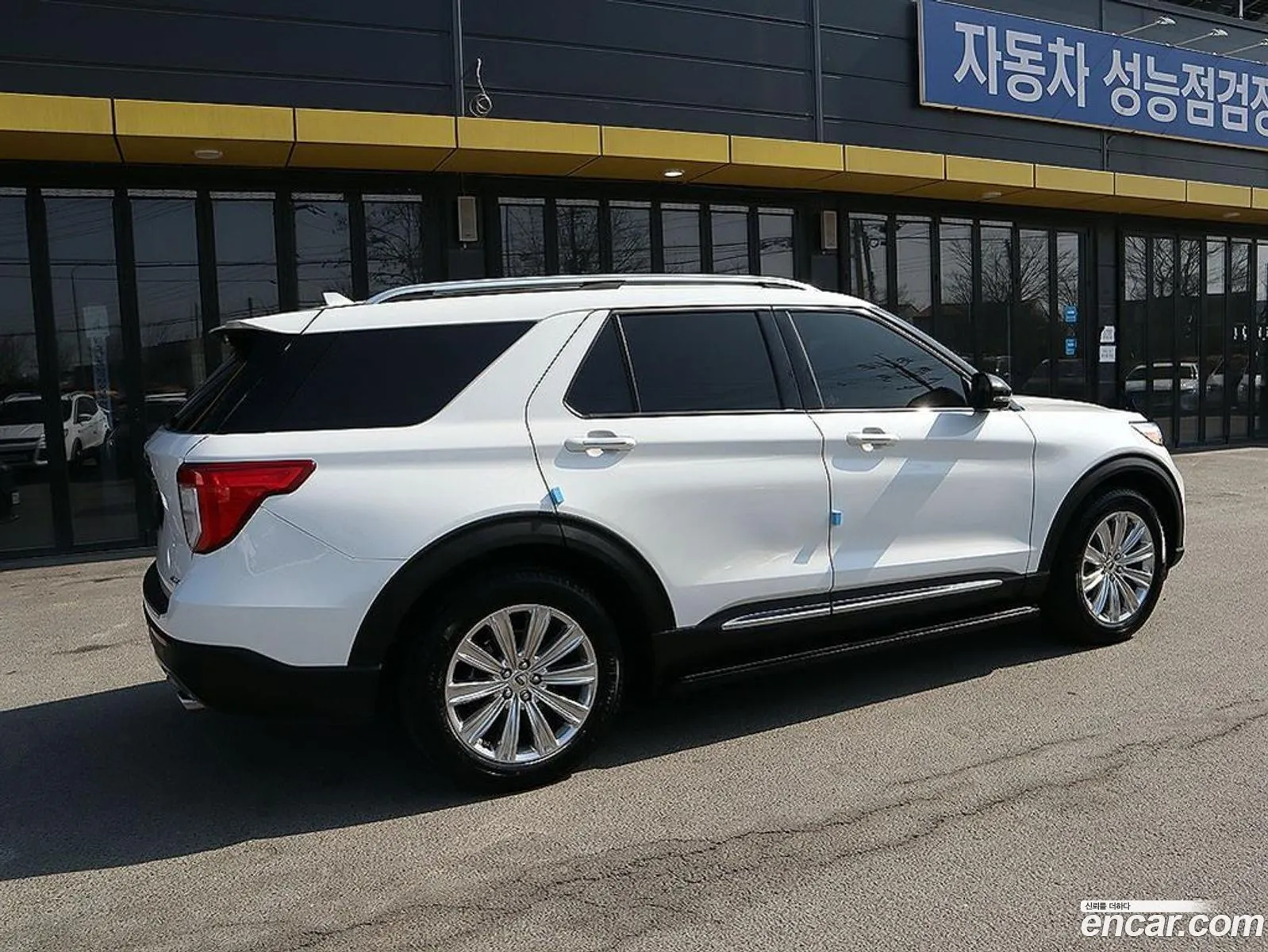 Ford Explorer 6th Gen 2021 — 2