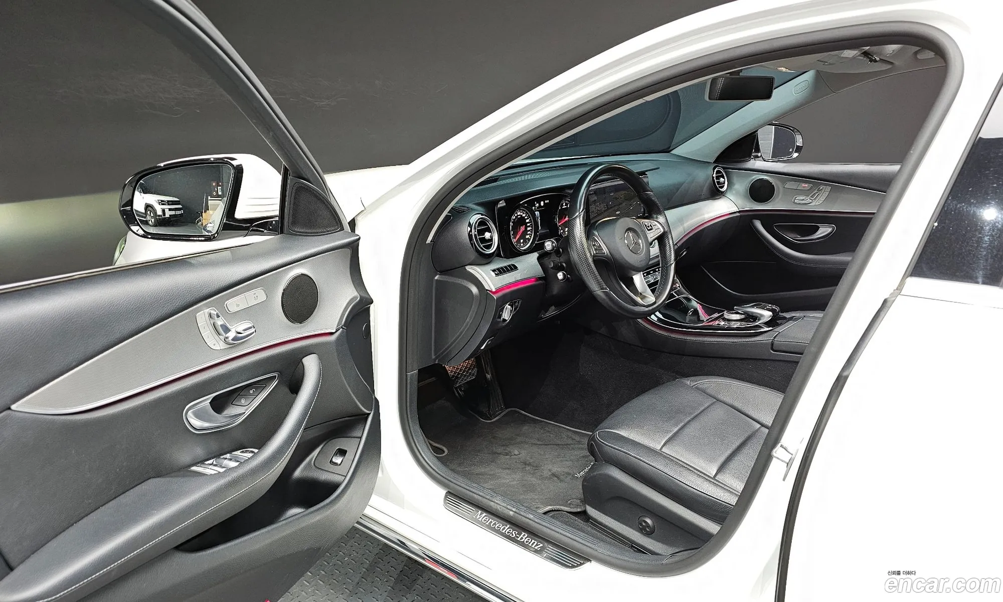 Mercedes-Benz E-Class W213 2017 WDDZF4CB5HA148201 — 3