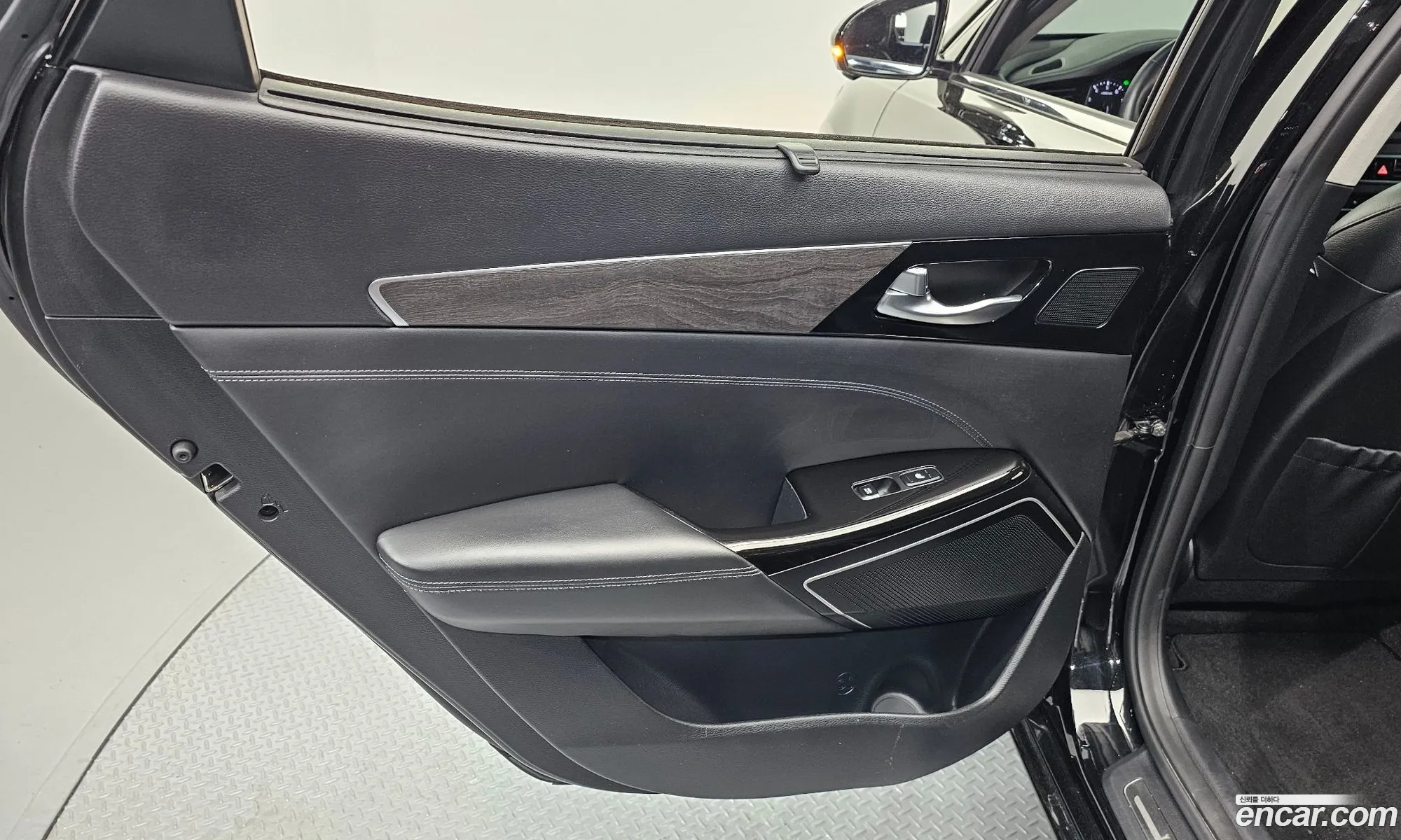 Kia K7 Premier 2020 — 16
