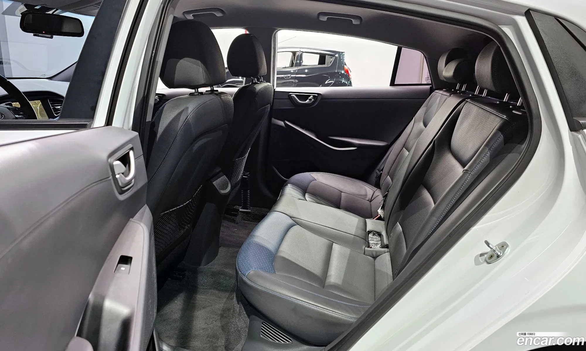 Hyundai Ioniq Hybrid 2016 — 10