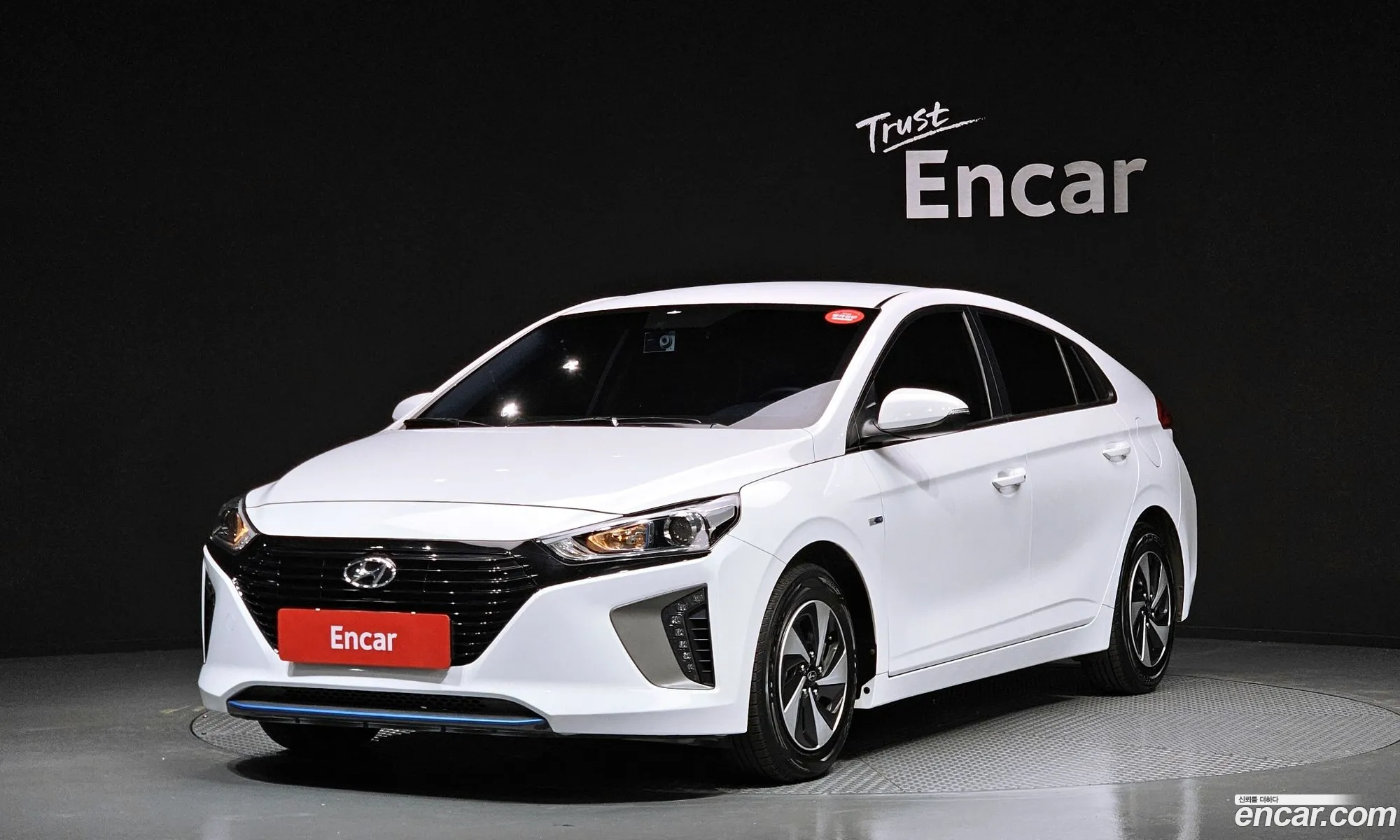 Hyundai Ioniq Hybrid 2016 — 12