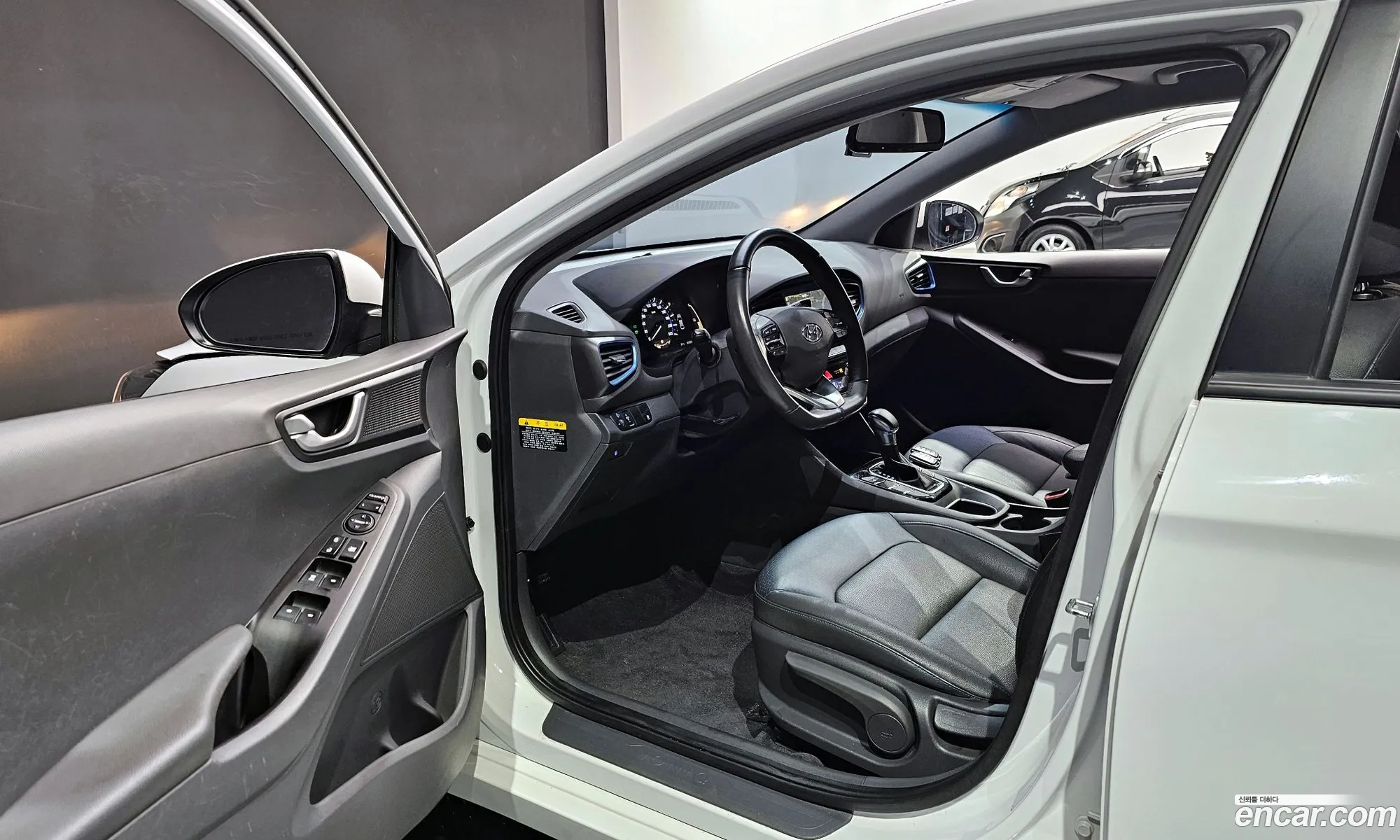 Hyundai Ioniq Hybrid 2016 — 11